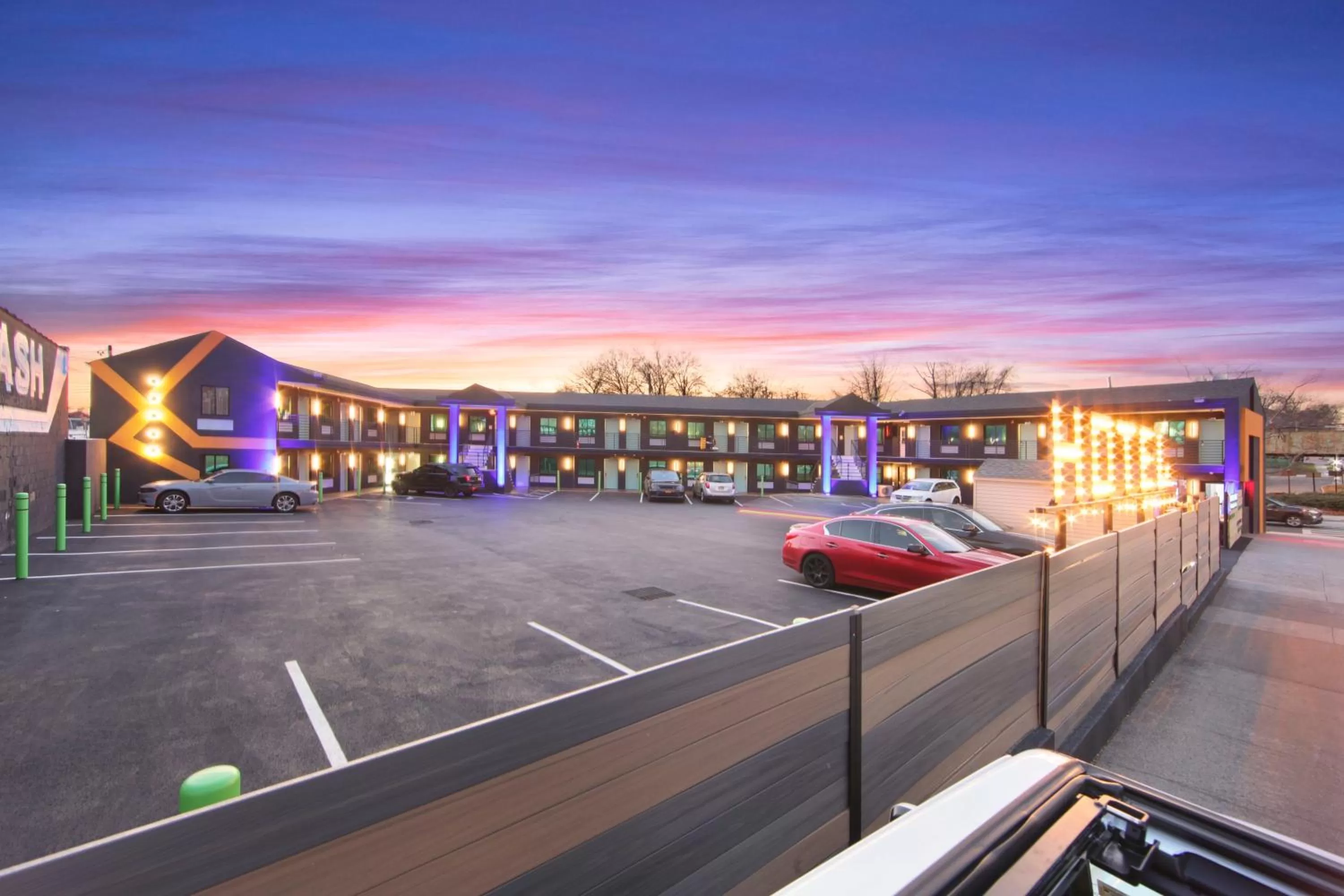 Property building in Hotel OPUS Bronx Near Bay Plaza Mall