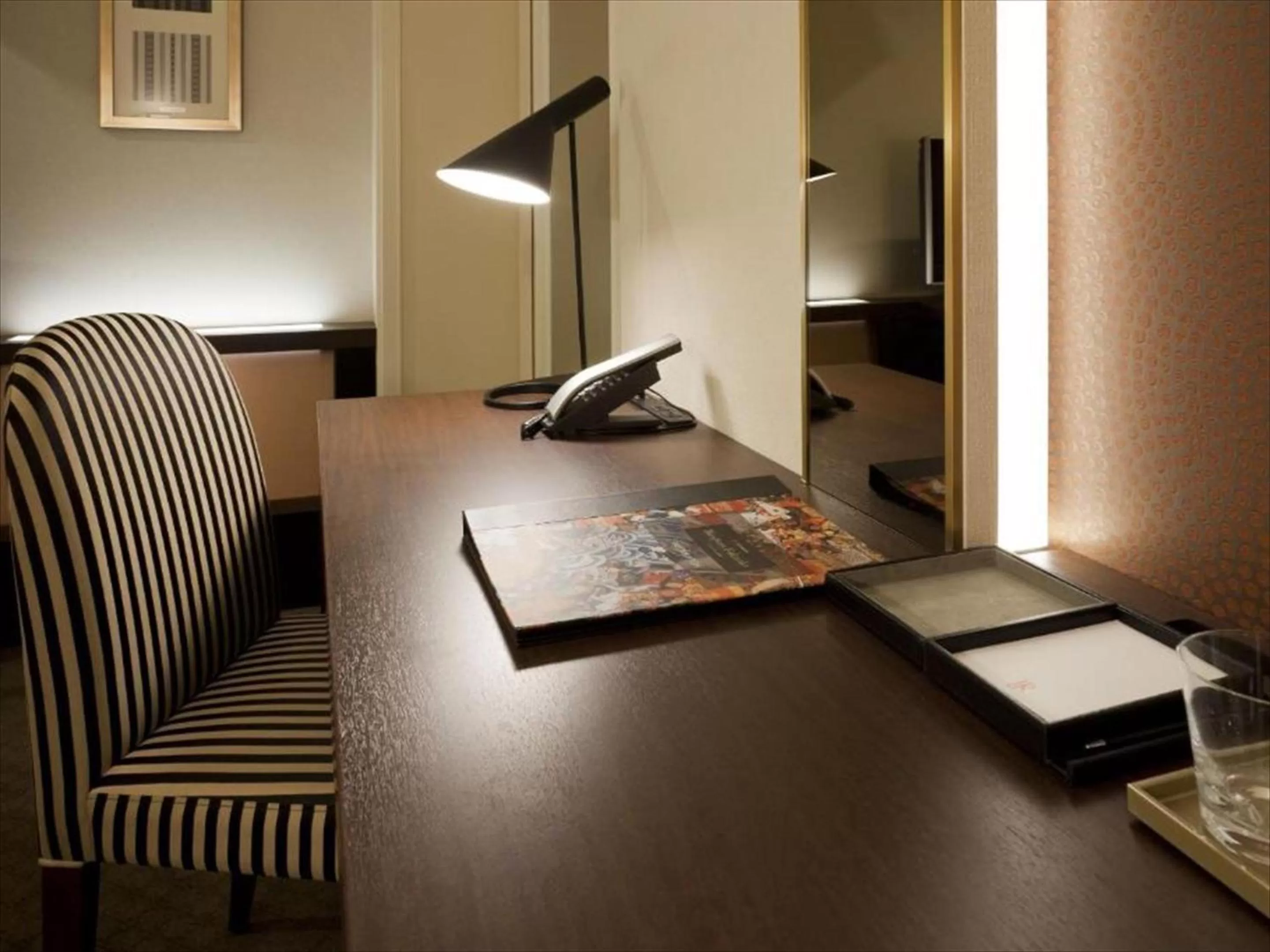 Seating area in JR Kyushu Hotel Blossom Fukuoka