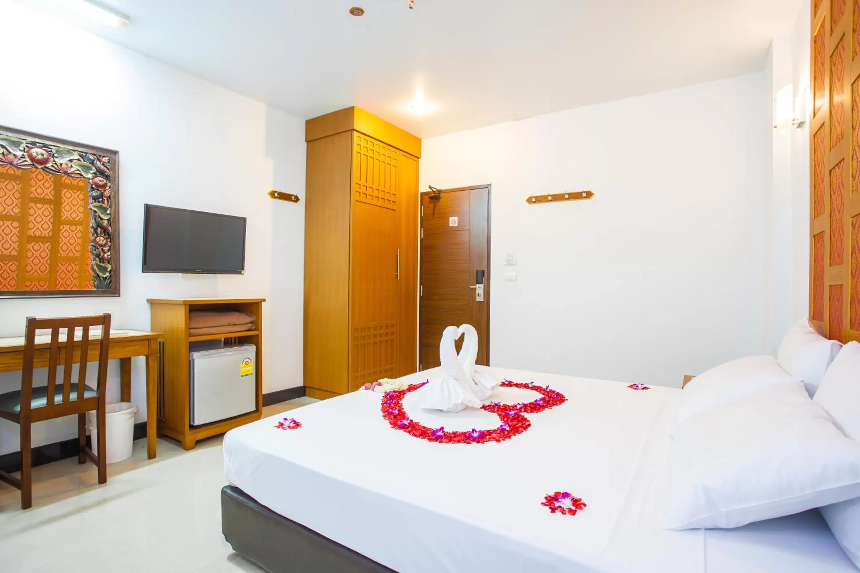 Superior Double Room in New Siam Palace Ville Hotel - SHA Extra Plus Certified Superior Double Room in New Siam Palace Ville Hotel - SHA Extra Plus Certified