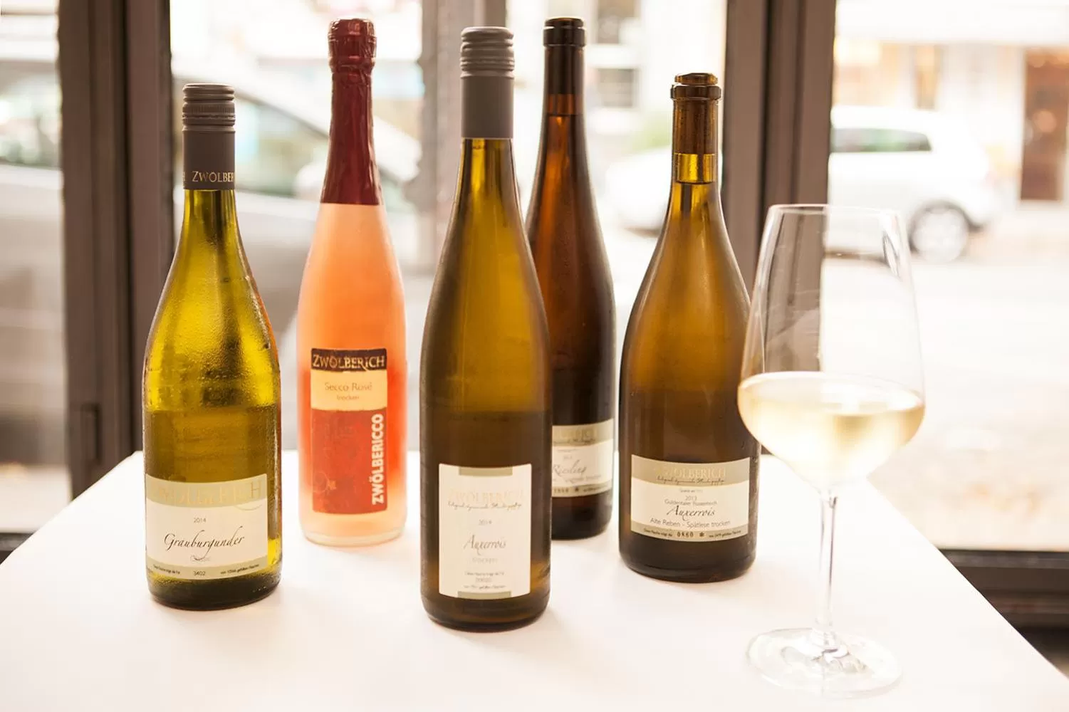 Restaurant/places to eat in Central Hotel bel étage