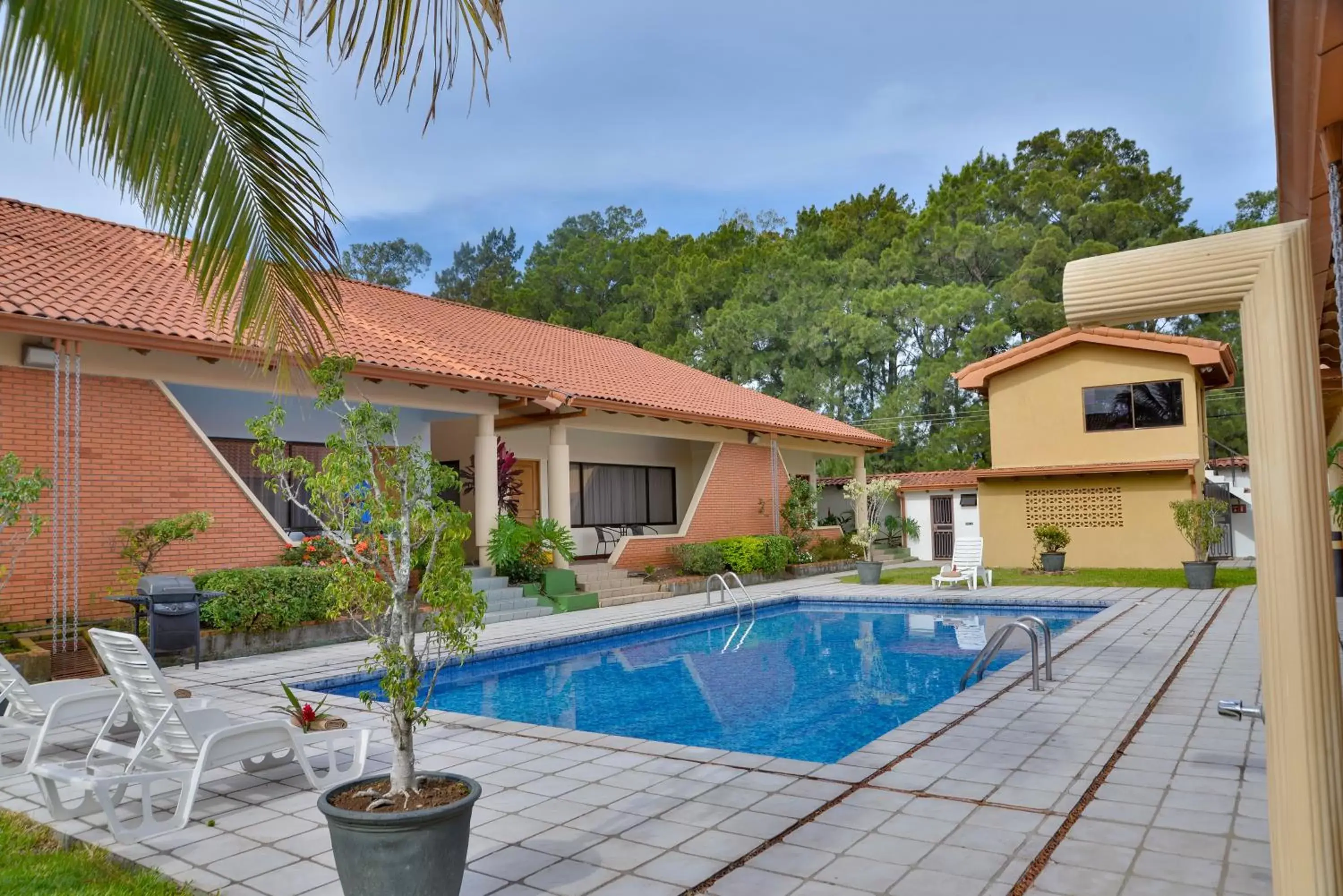 BBQ facilities, Swimming Pool in Apartotel Obelisco San José Aeropuerto BBQ facilities, Swimming Pool in Apartotel Obelisco San José Aeropuerto