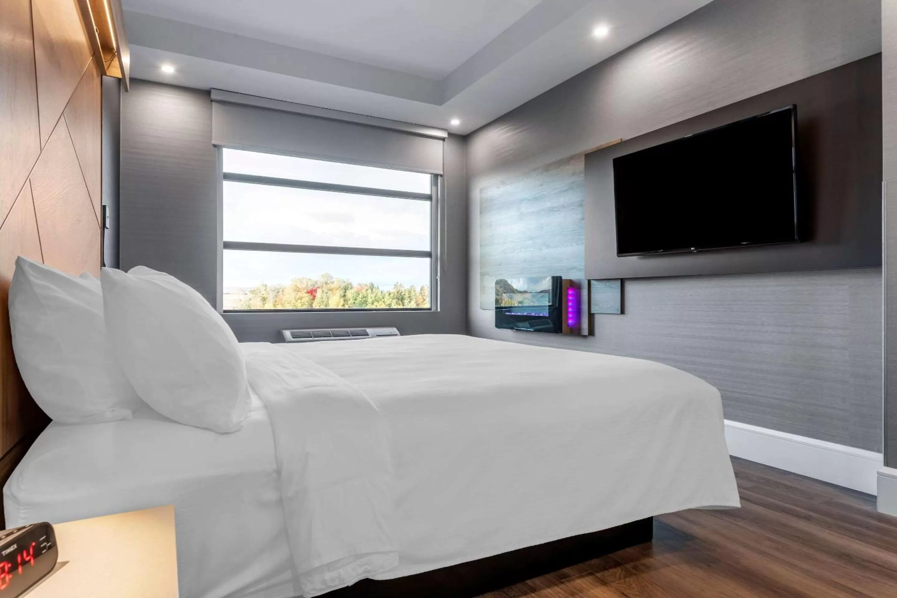 Photo of the whole room, Bed in Quality Hotel & Conference Centre