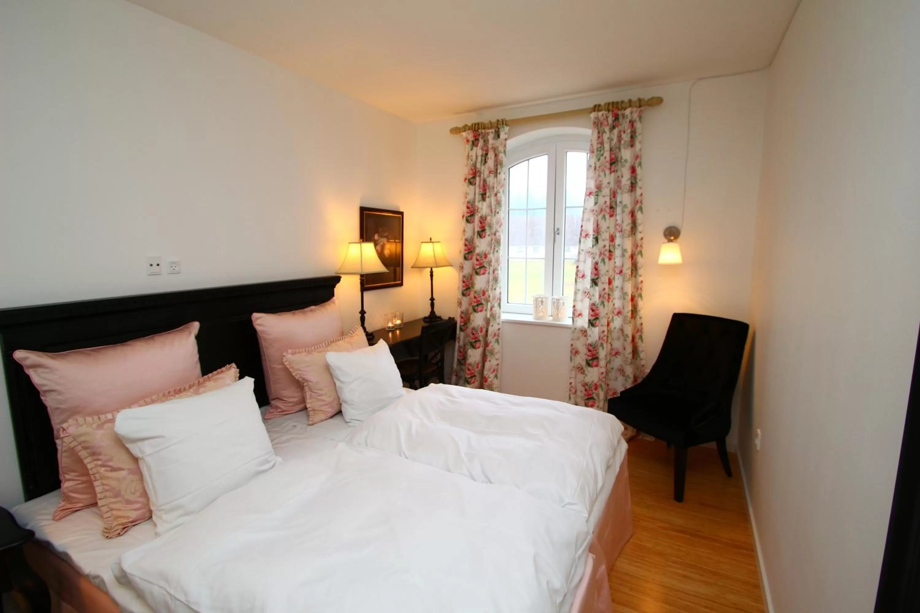 Bedroom, Bed in Sophiendal Manor