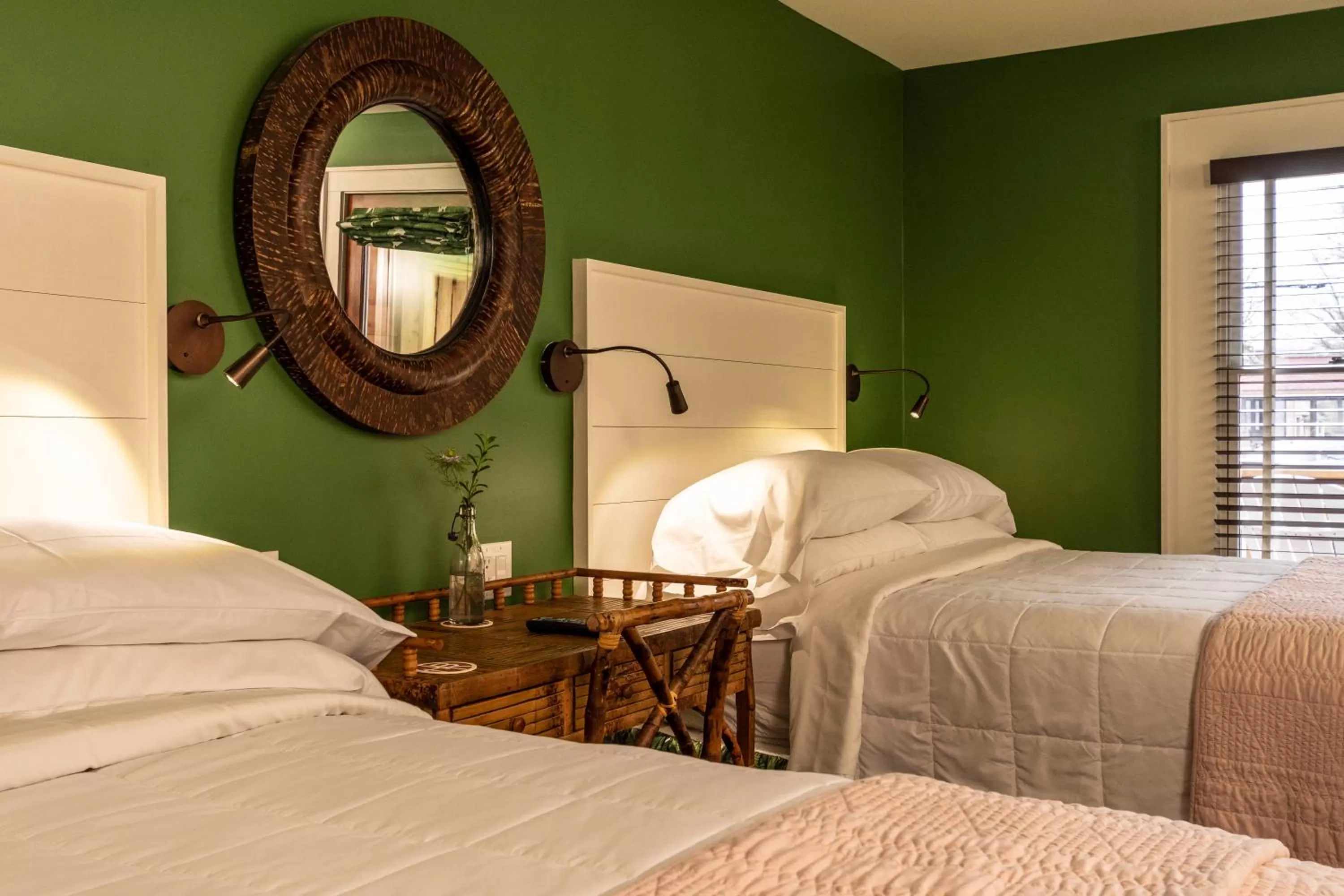 Bed in Hotel Broad Ripple