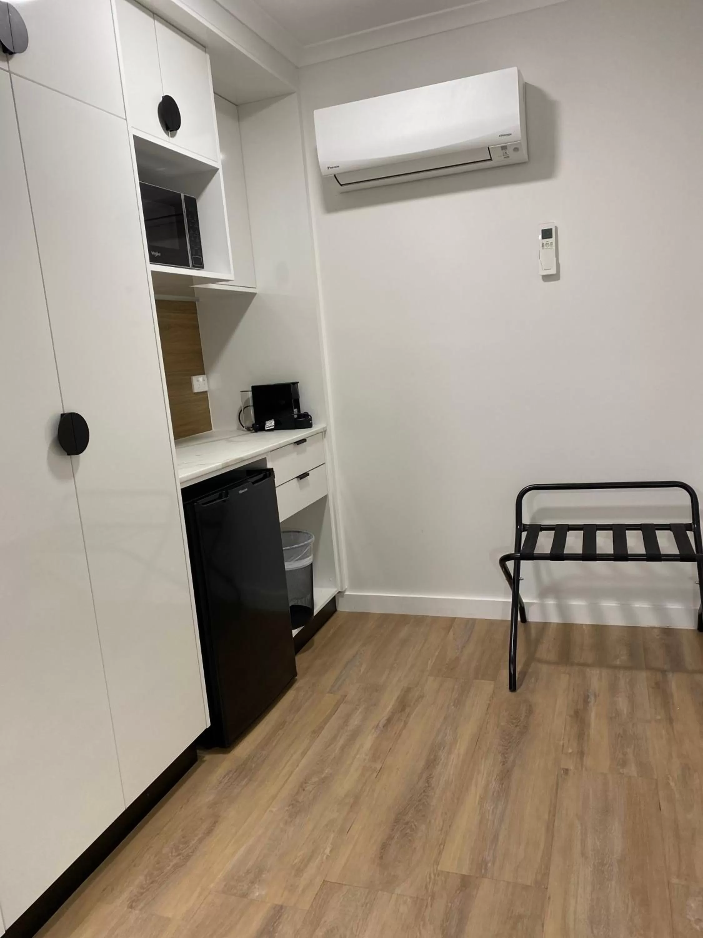 Cattlemans Country Motor Inn & Serviced Apartments