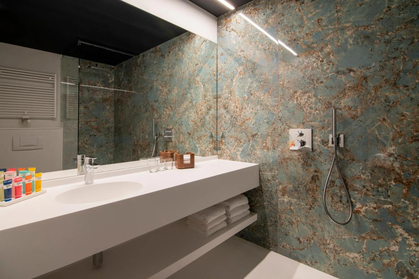 Bathroom in Hotel Pax