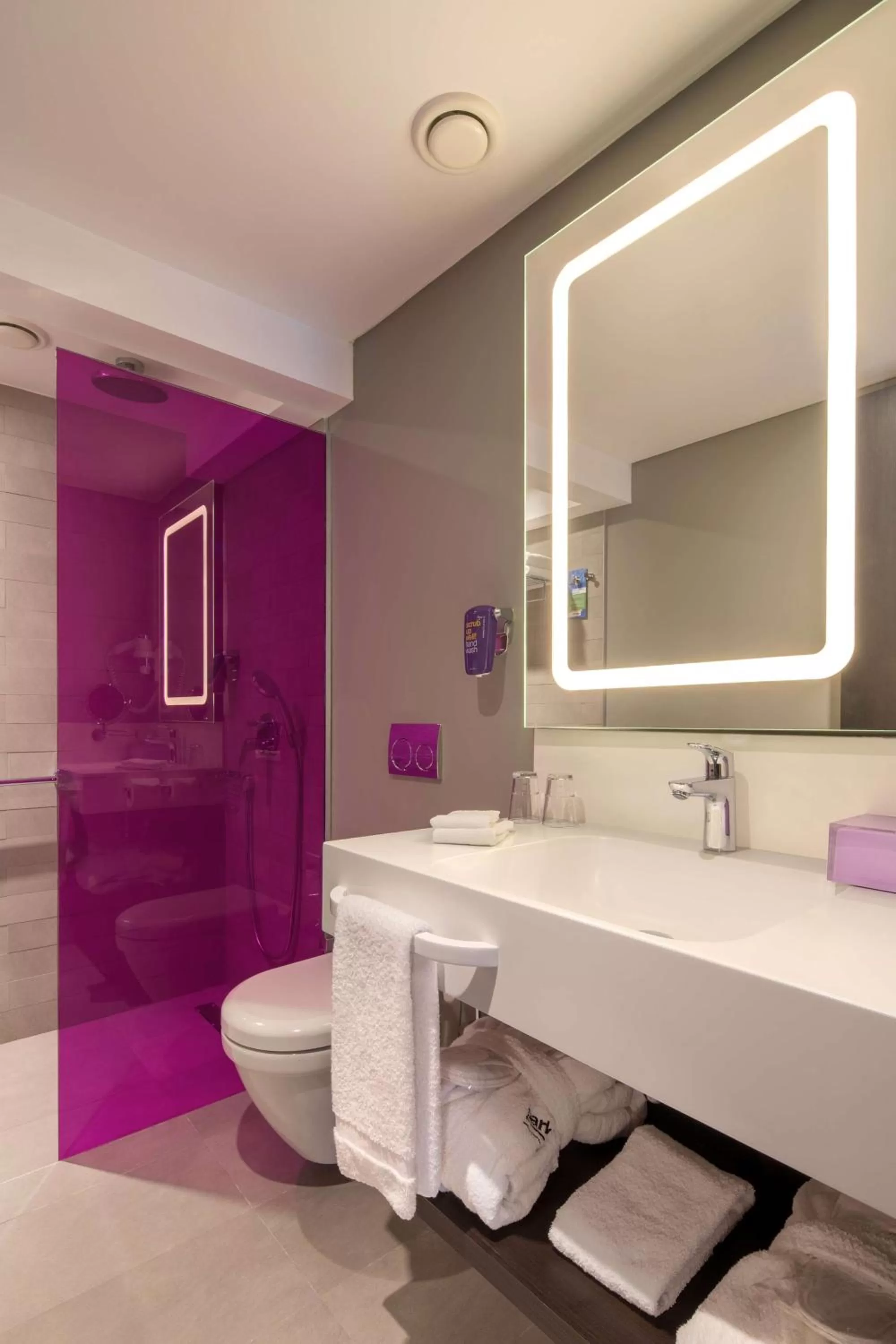 Bathroom in Park Inn by Radisson Izmir