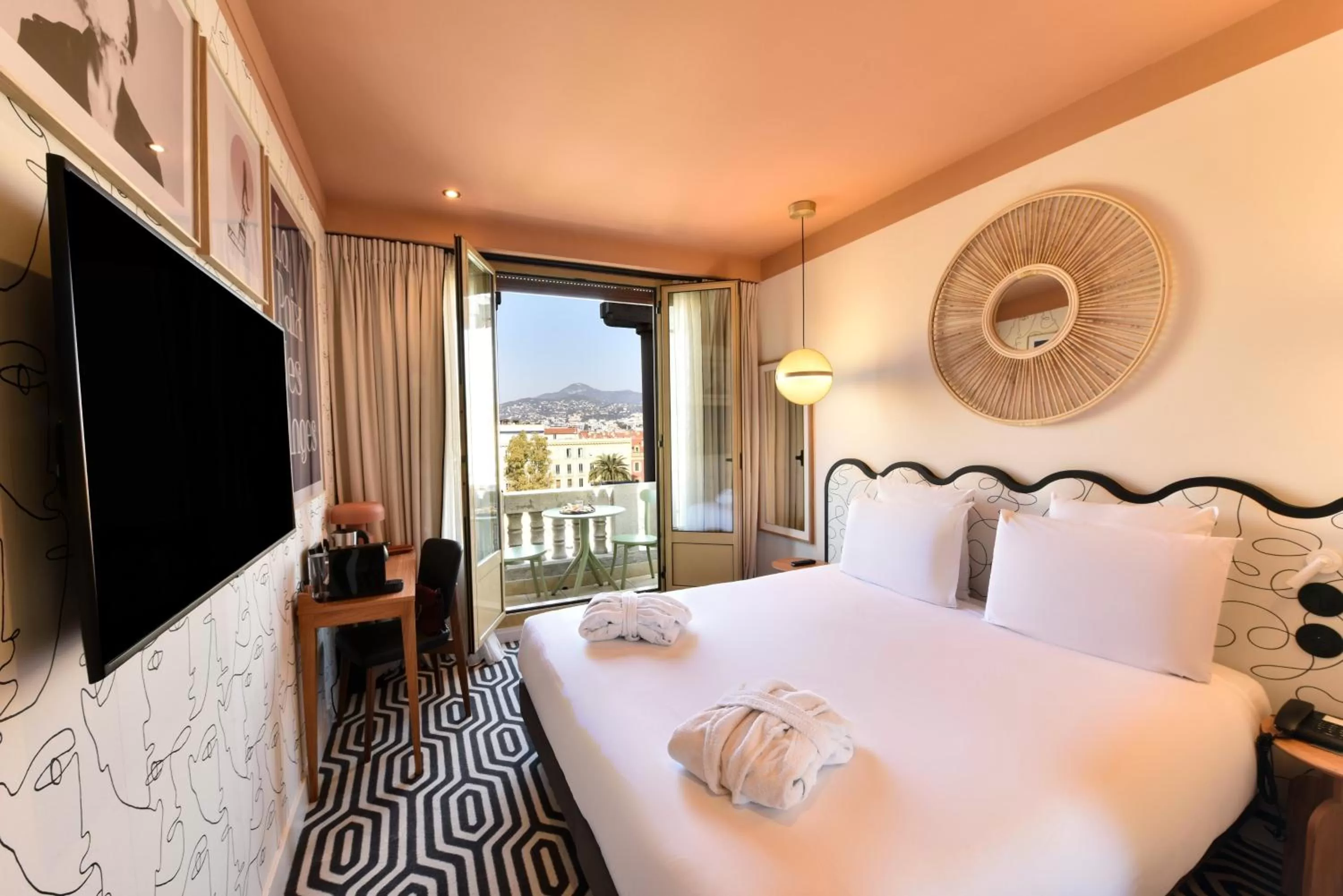 Privilege Double or Twin Room with Garden view and Balcony in Albert 1er