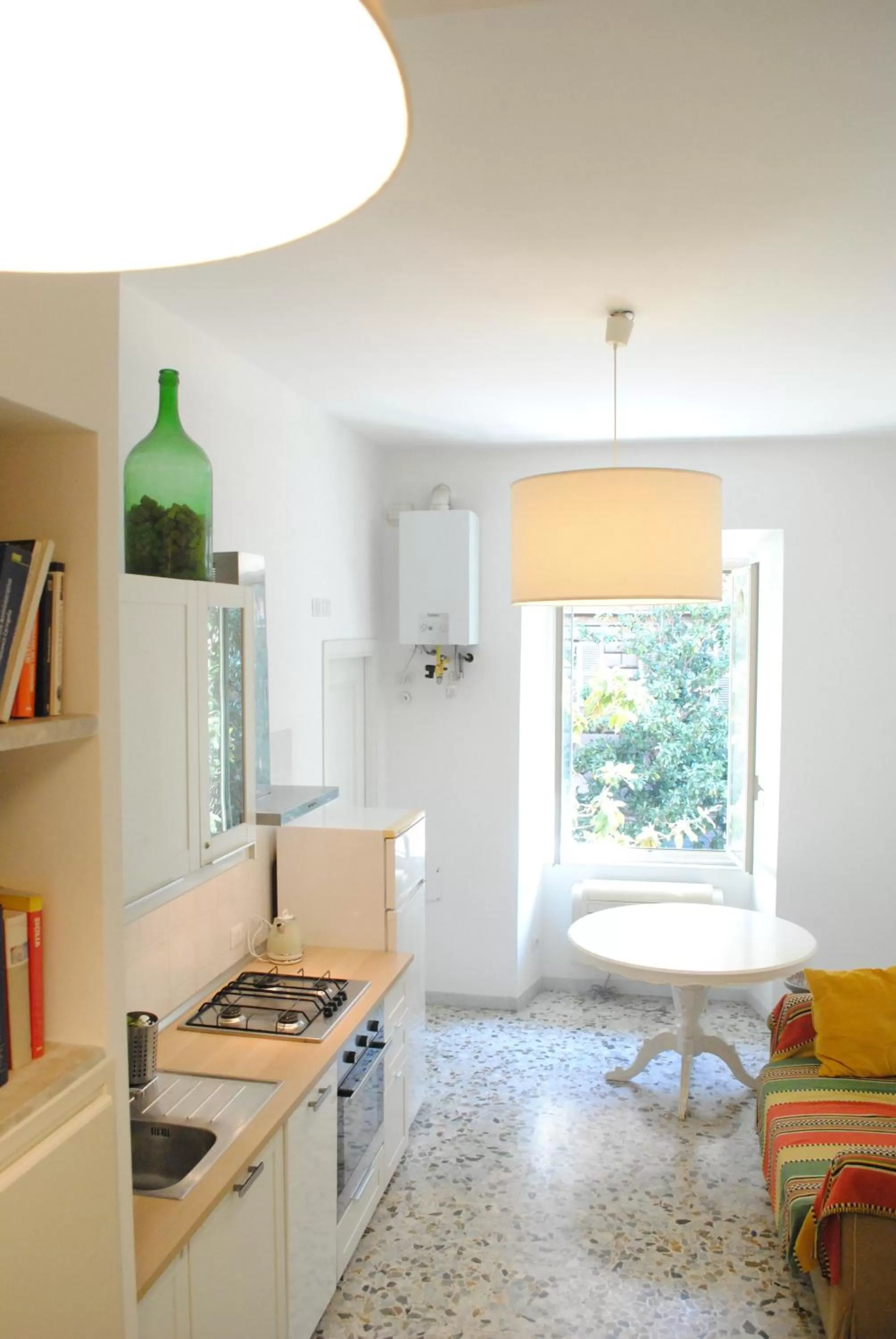 Kitchen or kitchenette in Lombardo