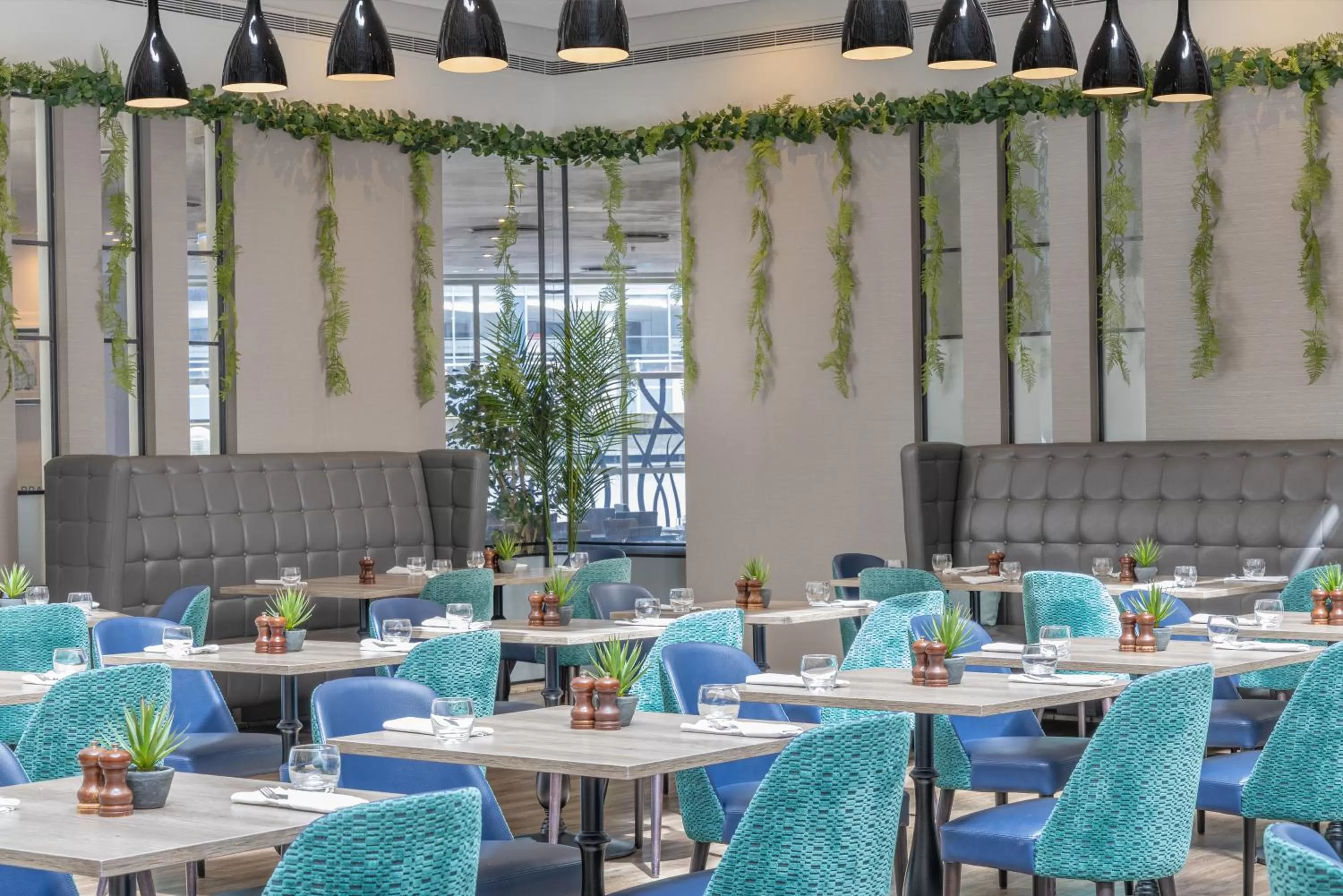 Restaurant/places to eat in Sofitel London Gatwick