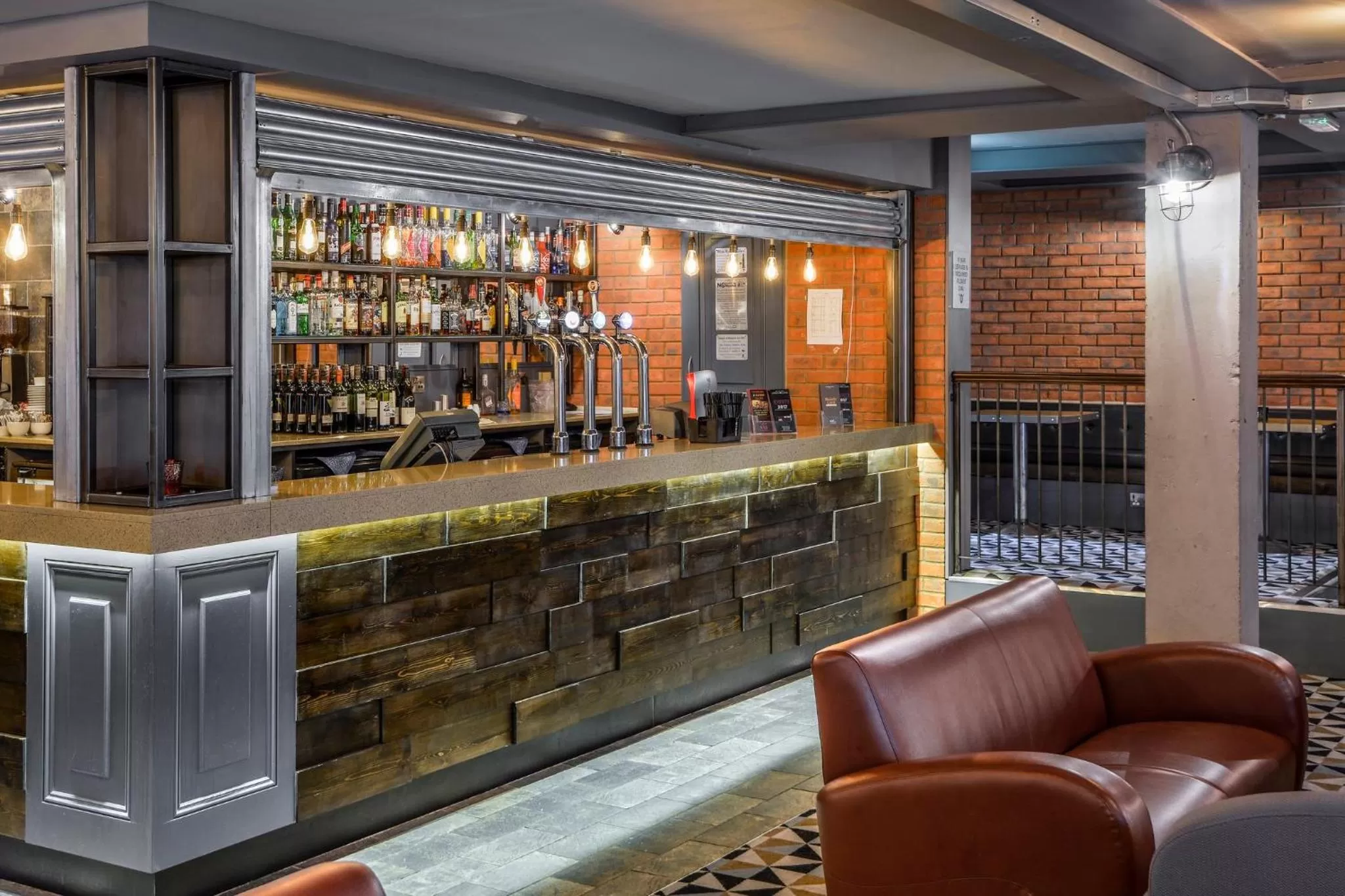 Lounge or bar in Holiday Inn - Manchester - Oldham by IHG
