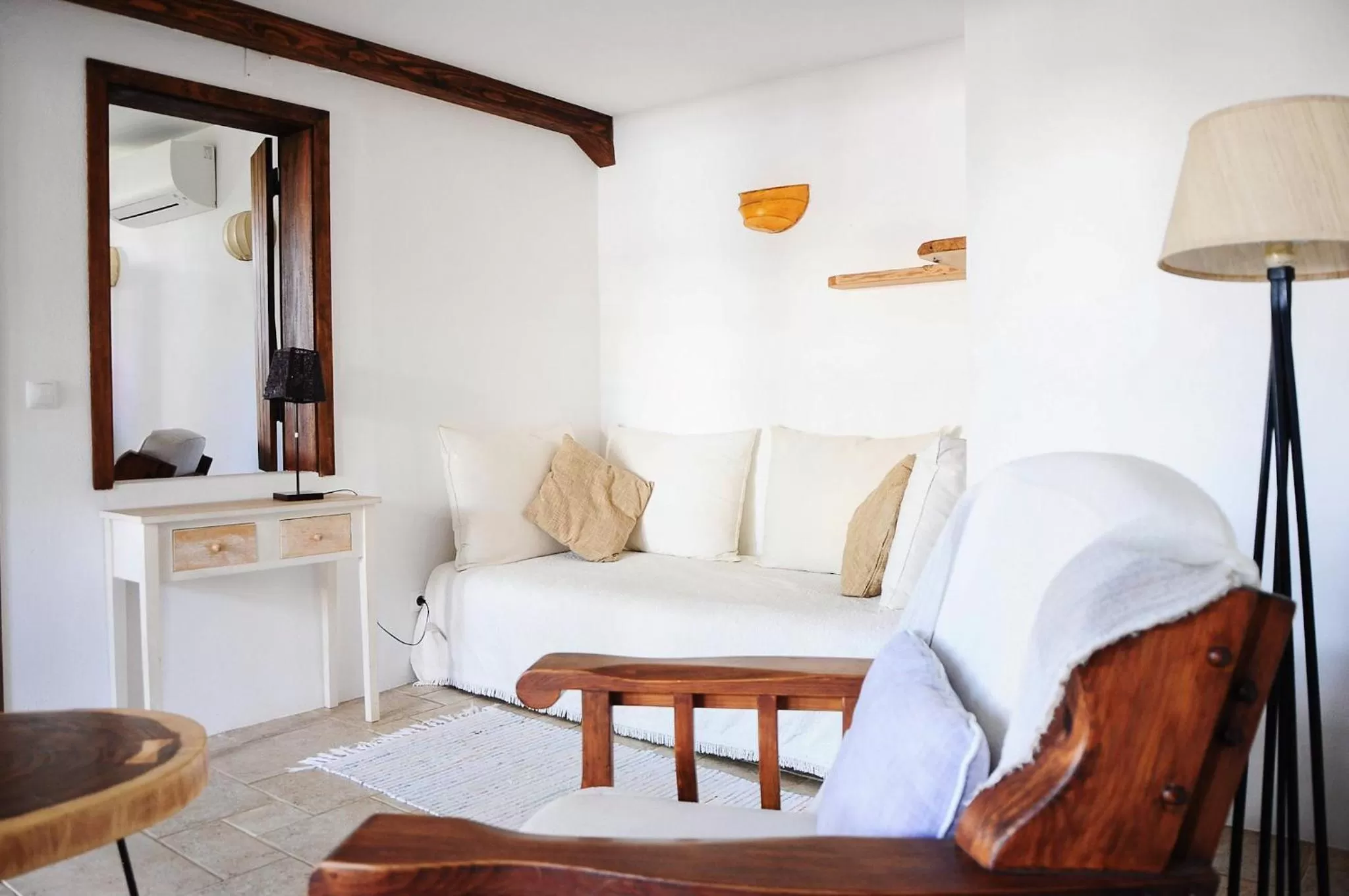 Living room, Bed in Uma Casa a Beira Sol