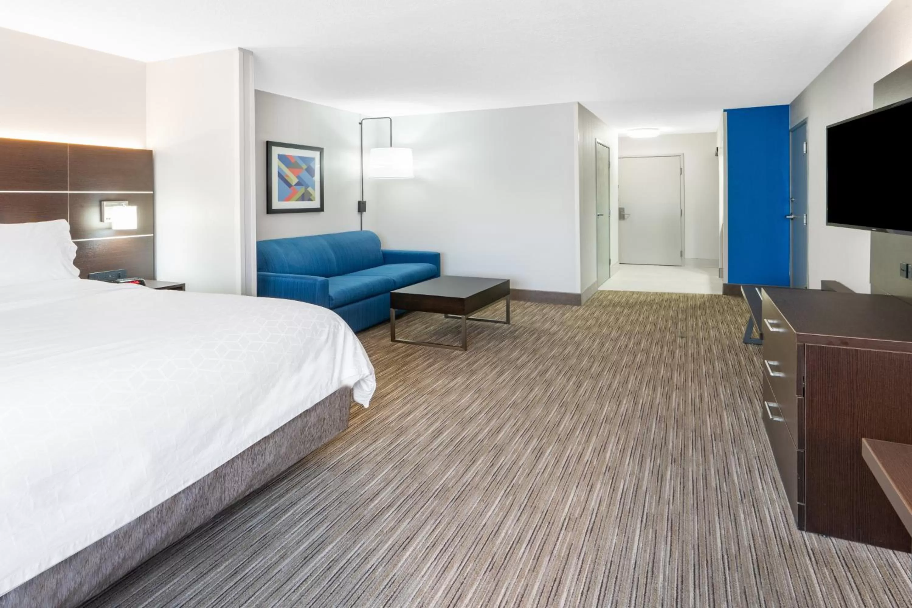 Photo of the whole room, Bed in Holiday Inn Express Hotel & Suites Albuquerque - North Balloon Fiesta Park by IHG