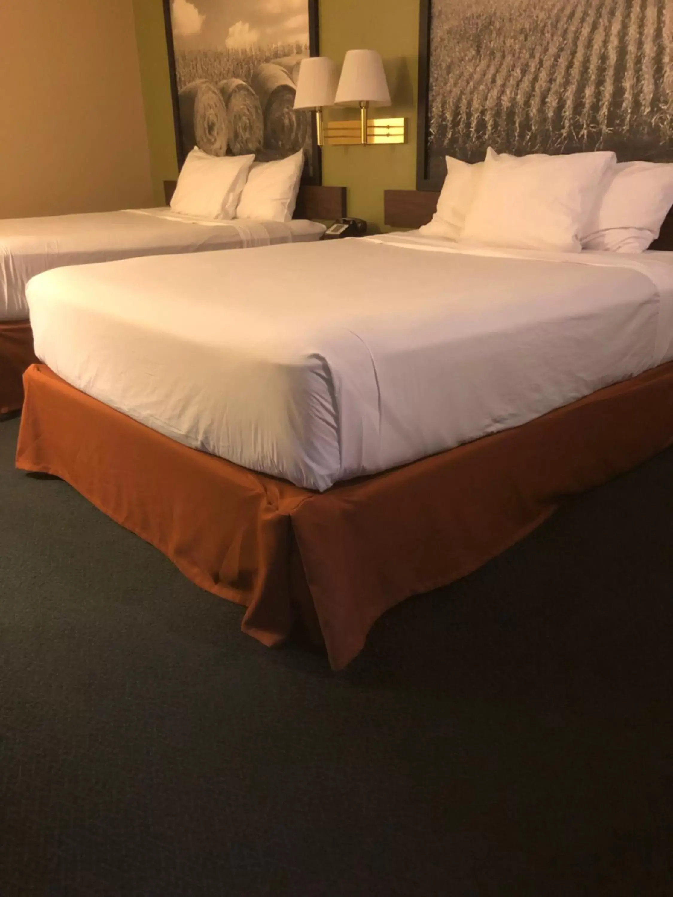 Standard Queen Room with Two Queen Beds - single occupancy in Americas Best Value Inn Onawa Standard Queen Room with Two Queen Beds - single occupancy in Americas Best Value Inn Onawa