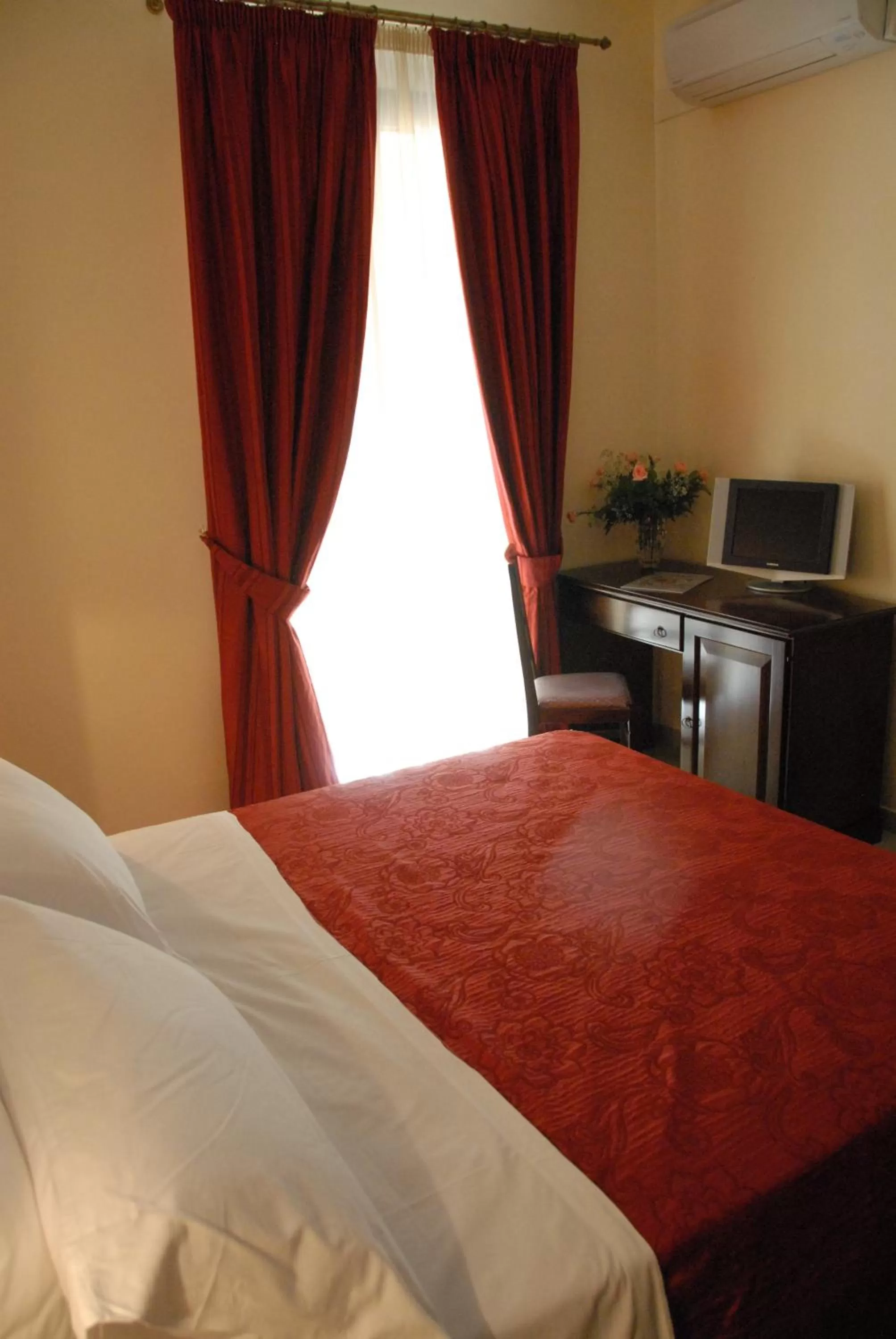 Decorative detail, Bed in Garibaldi Relais