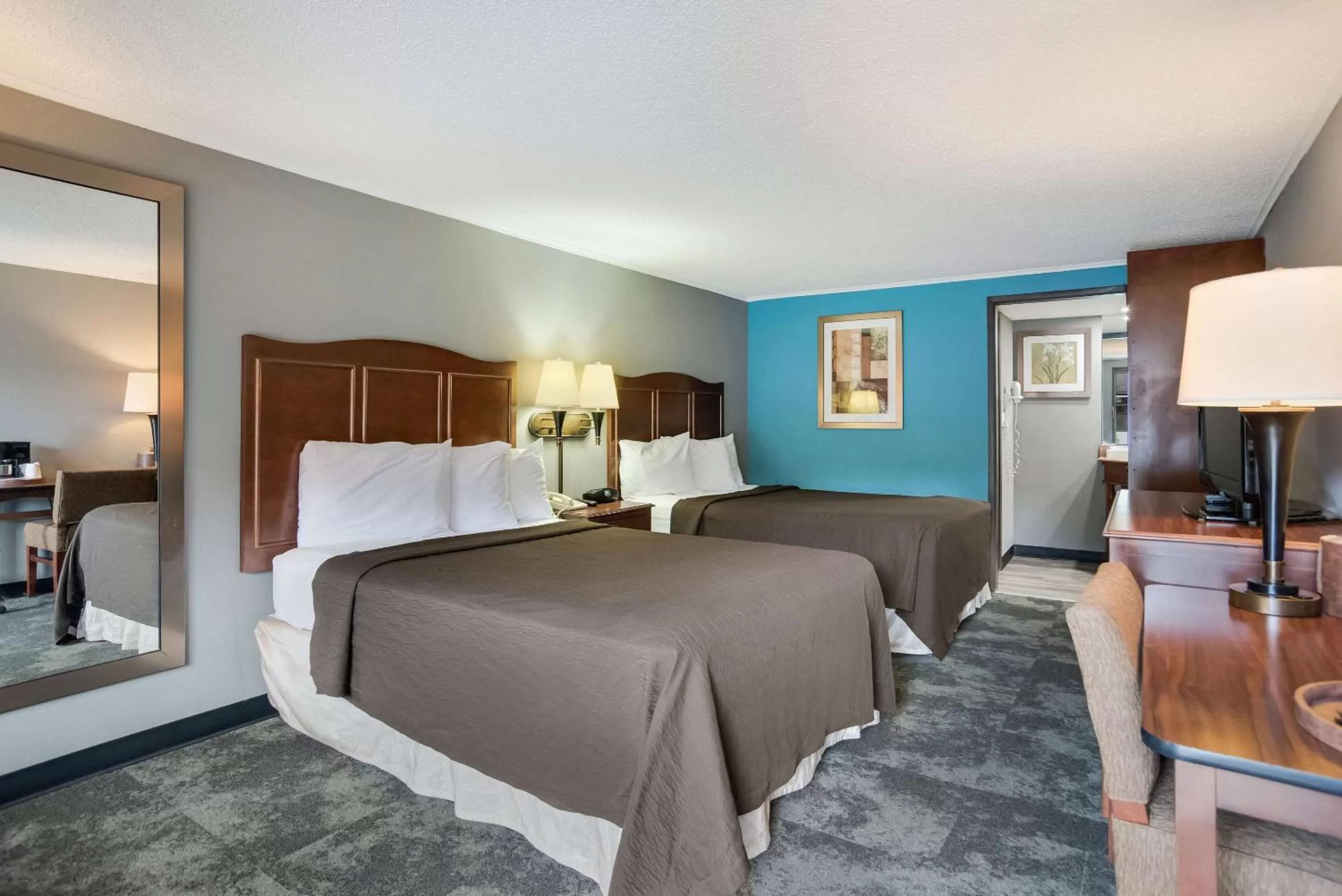 Bedroom, Bed in Rodeway Inn Carlisle North