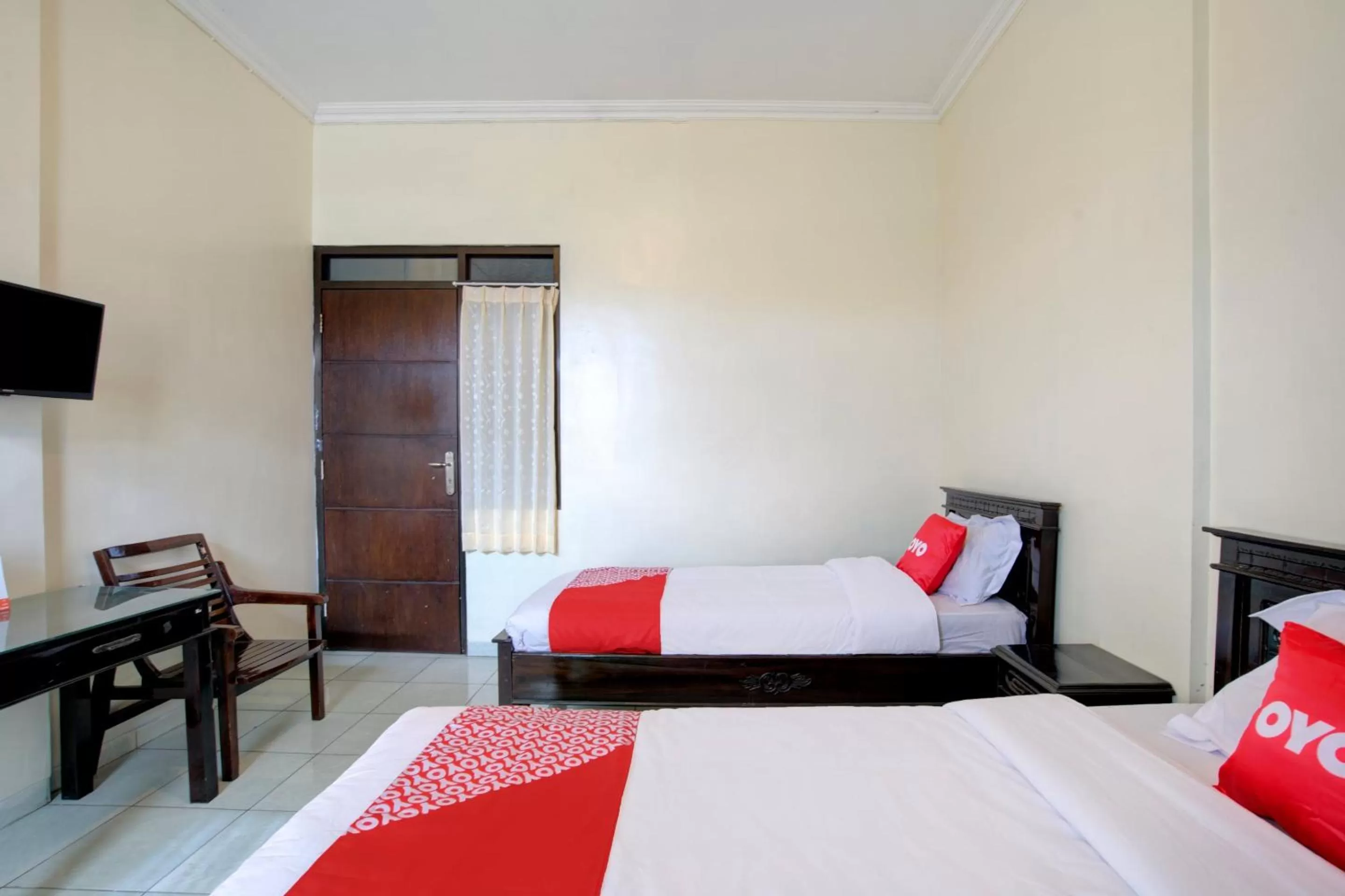 Bedroom, Bed in OYO 3862 Syariah Hotel Pandan Wangi