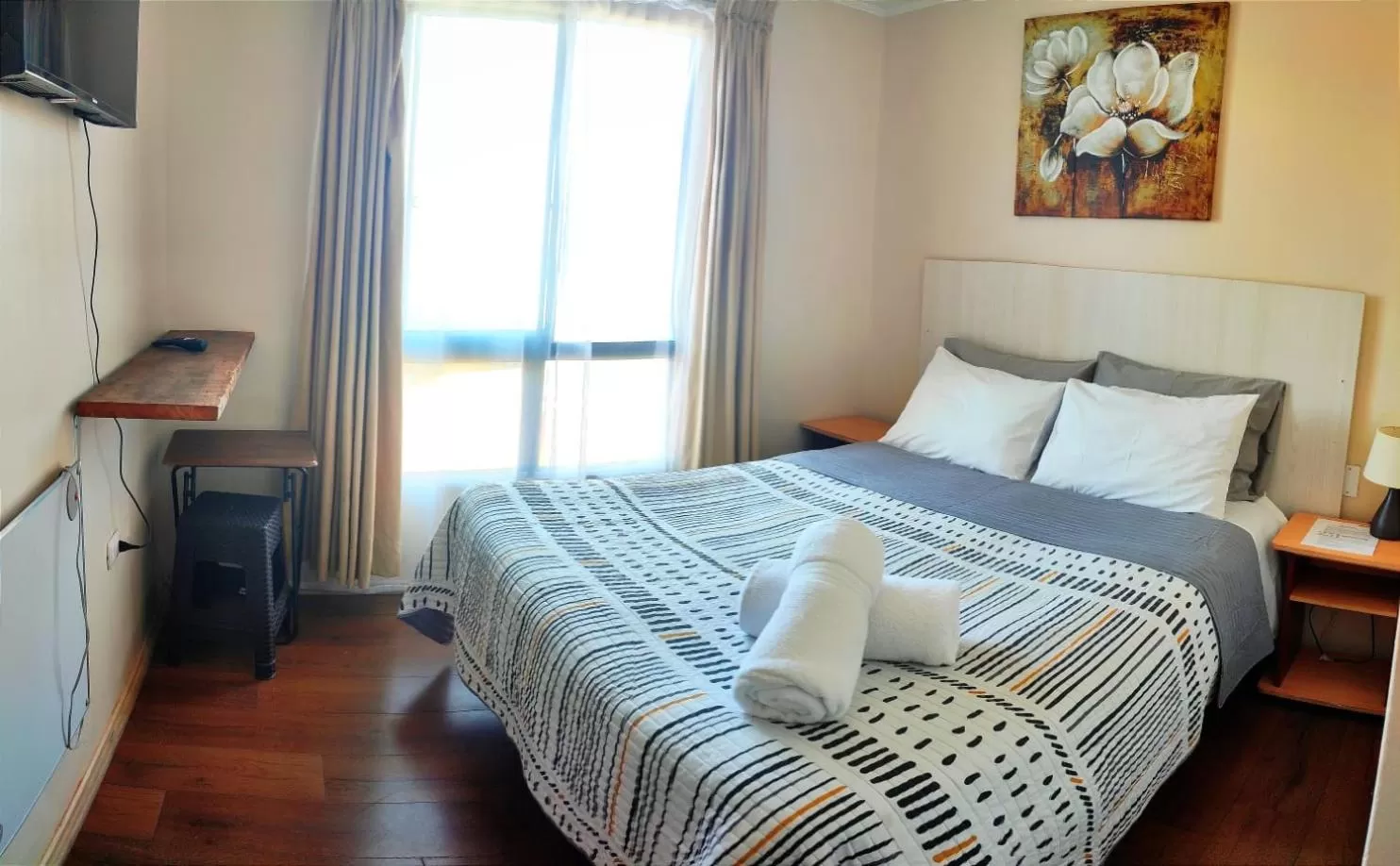 Bathroom, Bed in Hotel 251