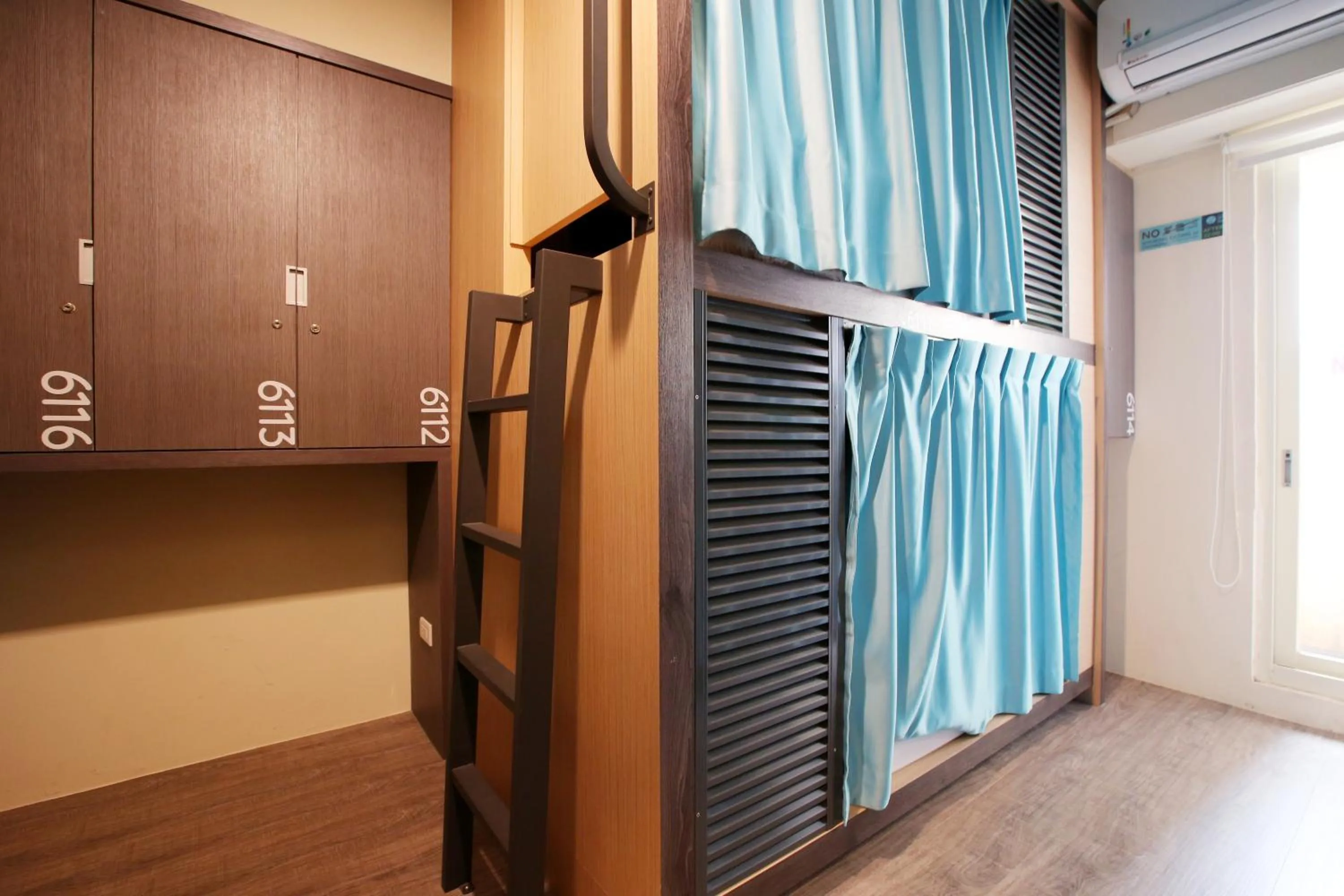 bunk bed in Loosha Hostel