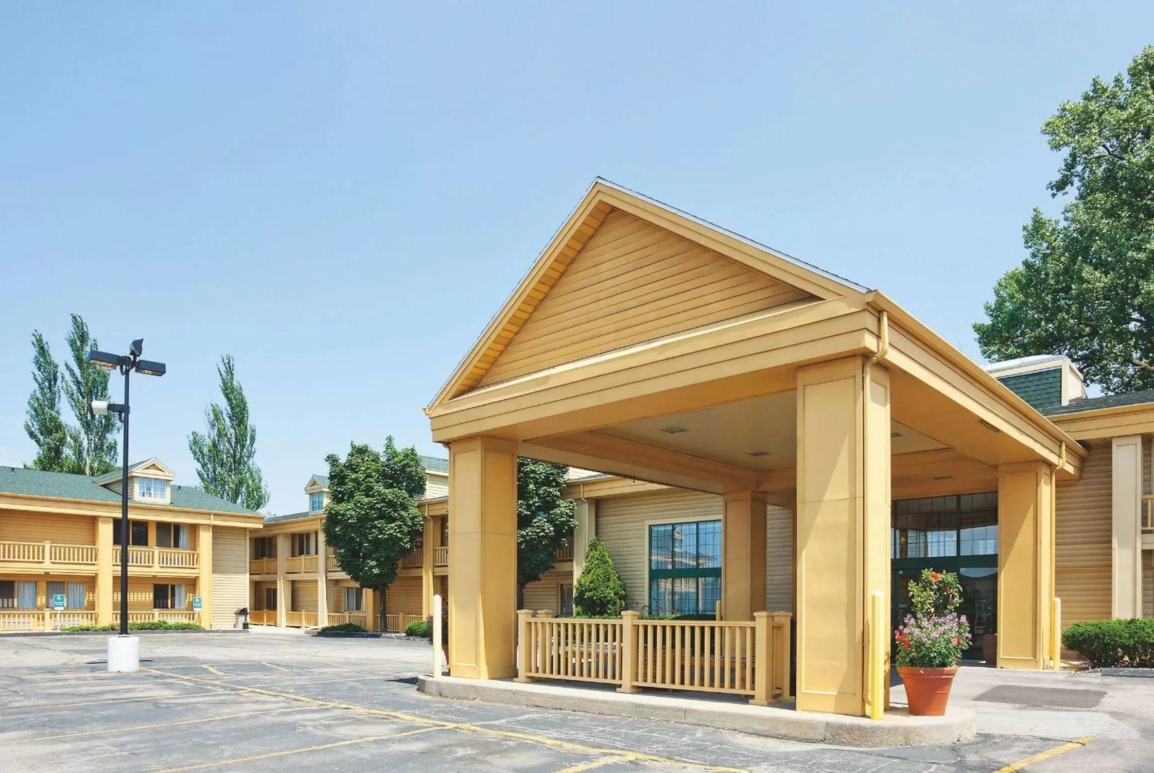Property building in La Quinta Inn by Wyndham Oshkosh
