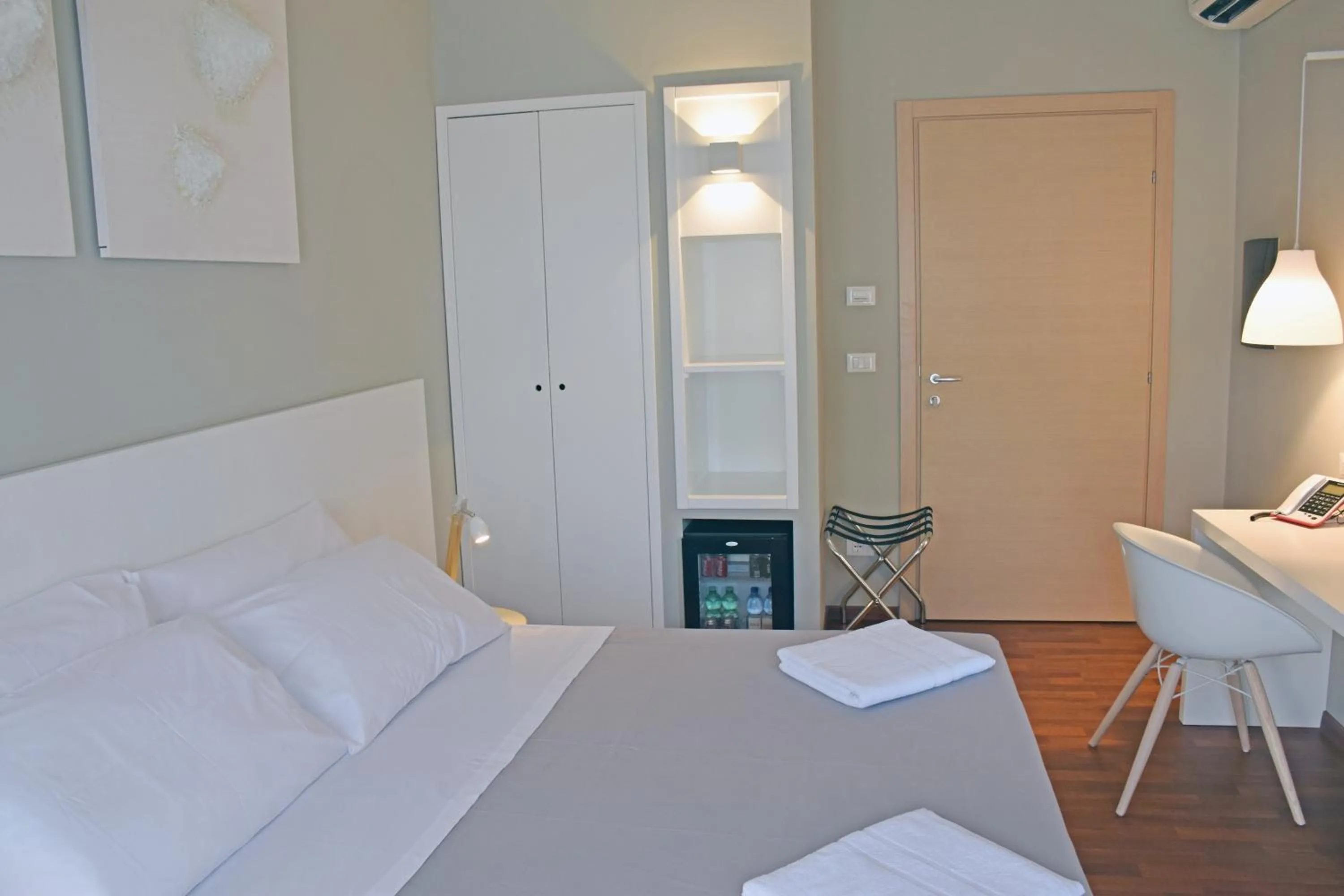 Photo of the whole room, Bed in Bio Hotel Palermo