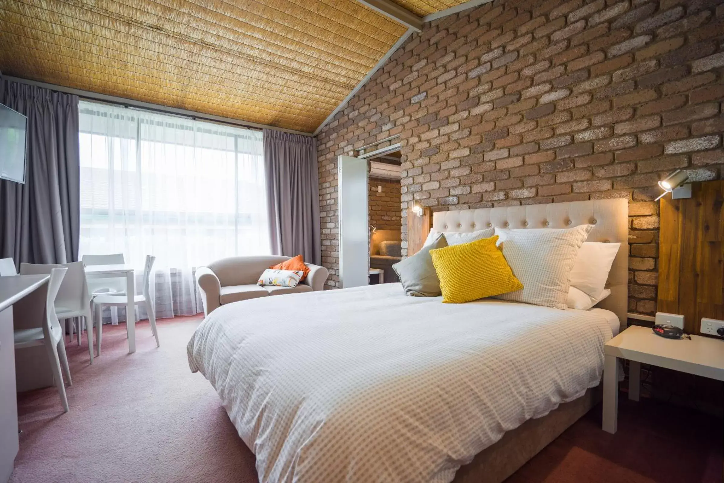 Family Suite in Farnham Court Motel and Restaurant Family Suite in Farnham Court Motel and Restaurant