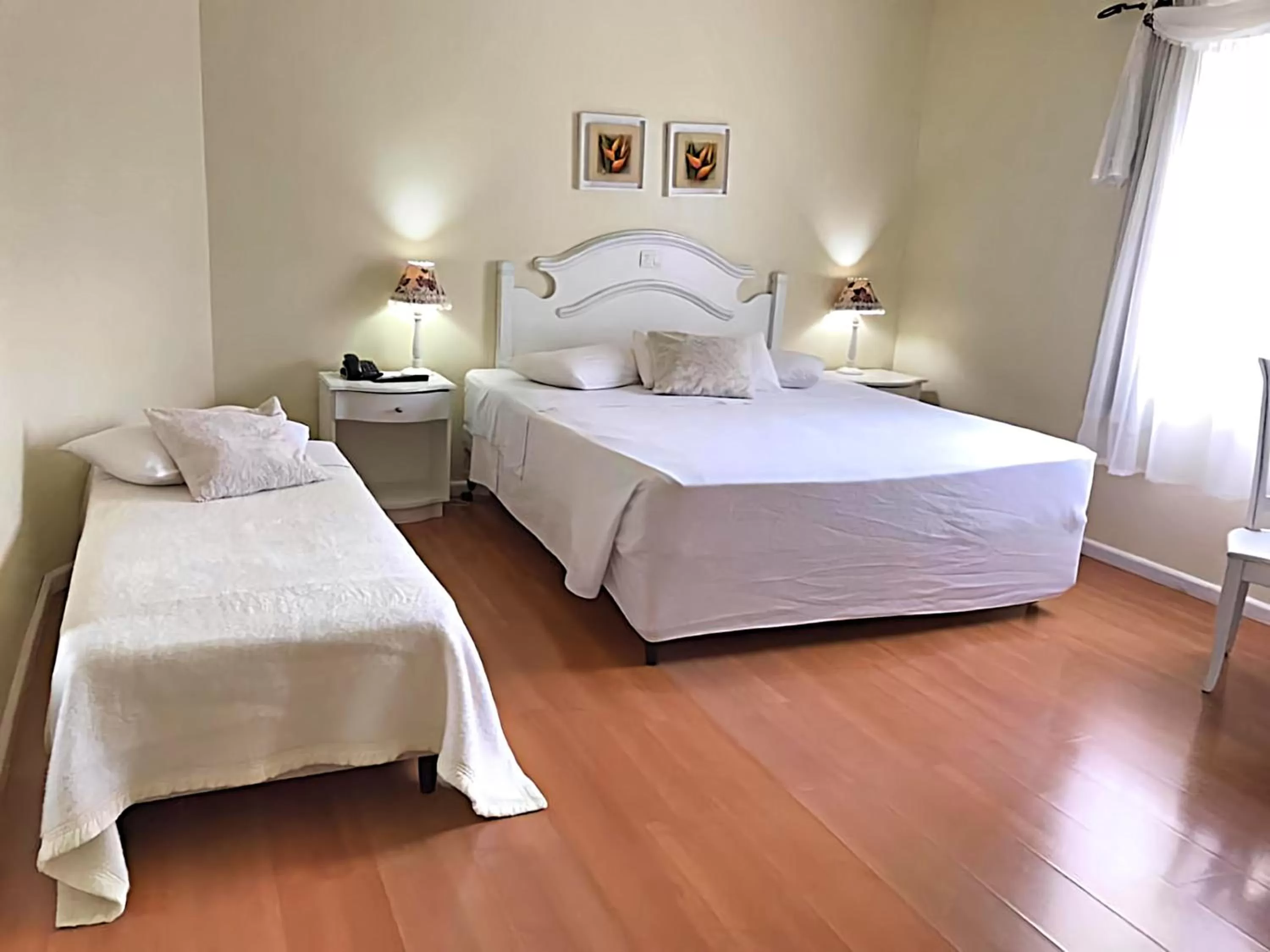 Photo of the whole room, Bed in Pousada dos Anjos