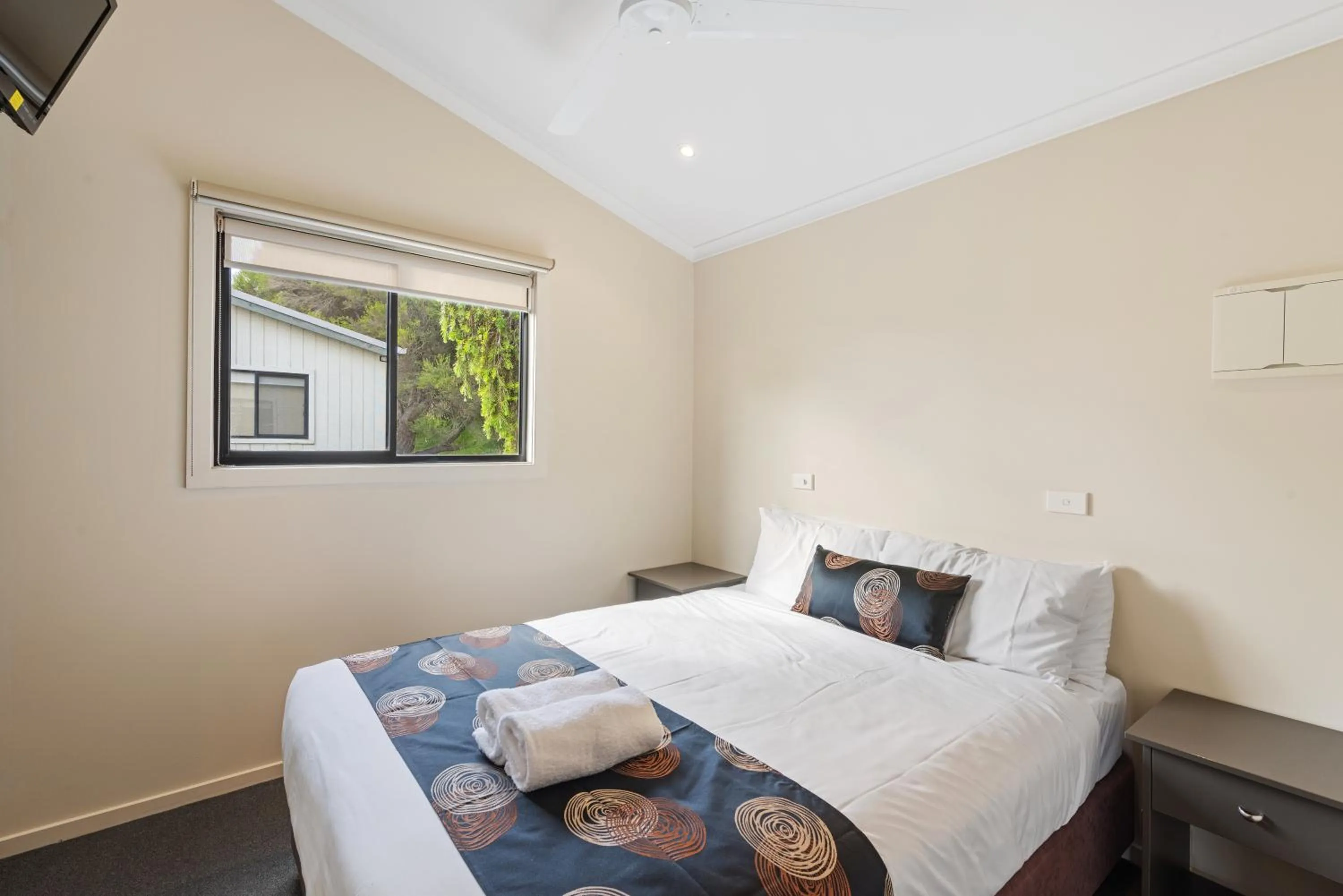 Bedroom, Bed in Discovery Parks - Geelong