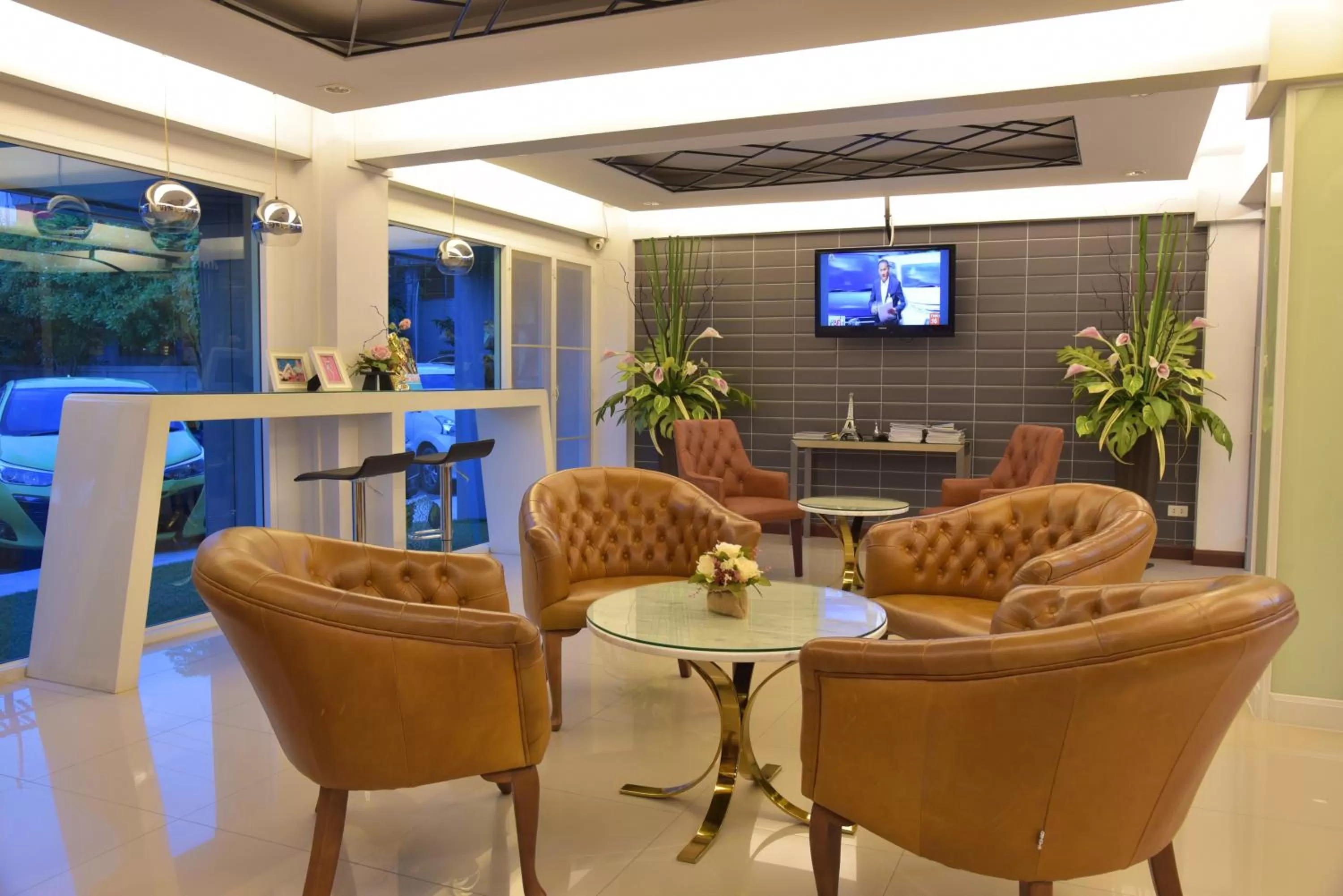 Communal lounge/ TV room, Lobby/Reception in BaanHim