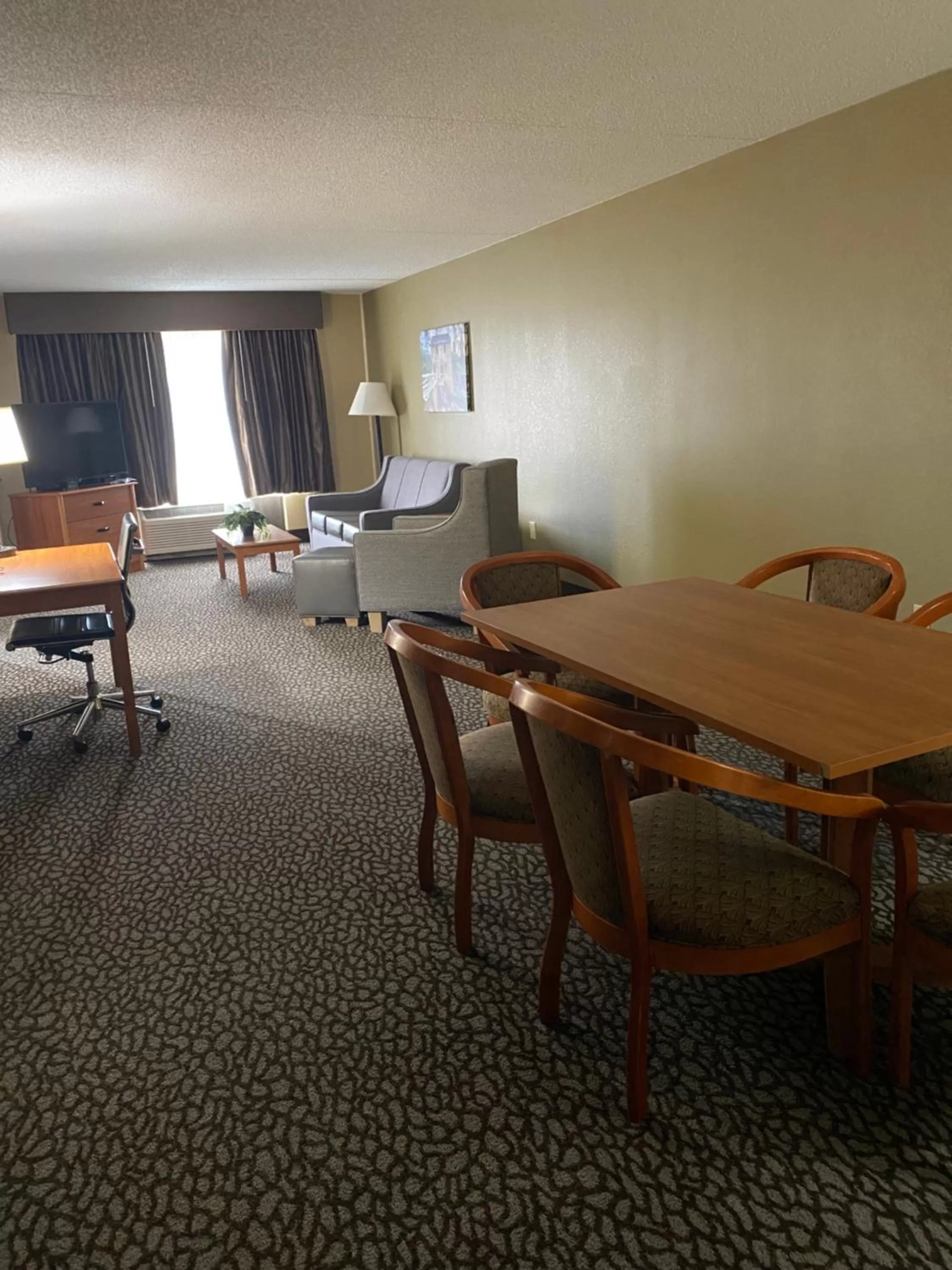 Living room in Wingate by Wyndham Little Rock