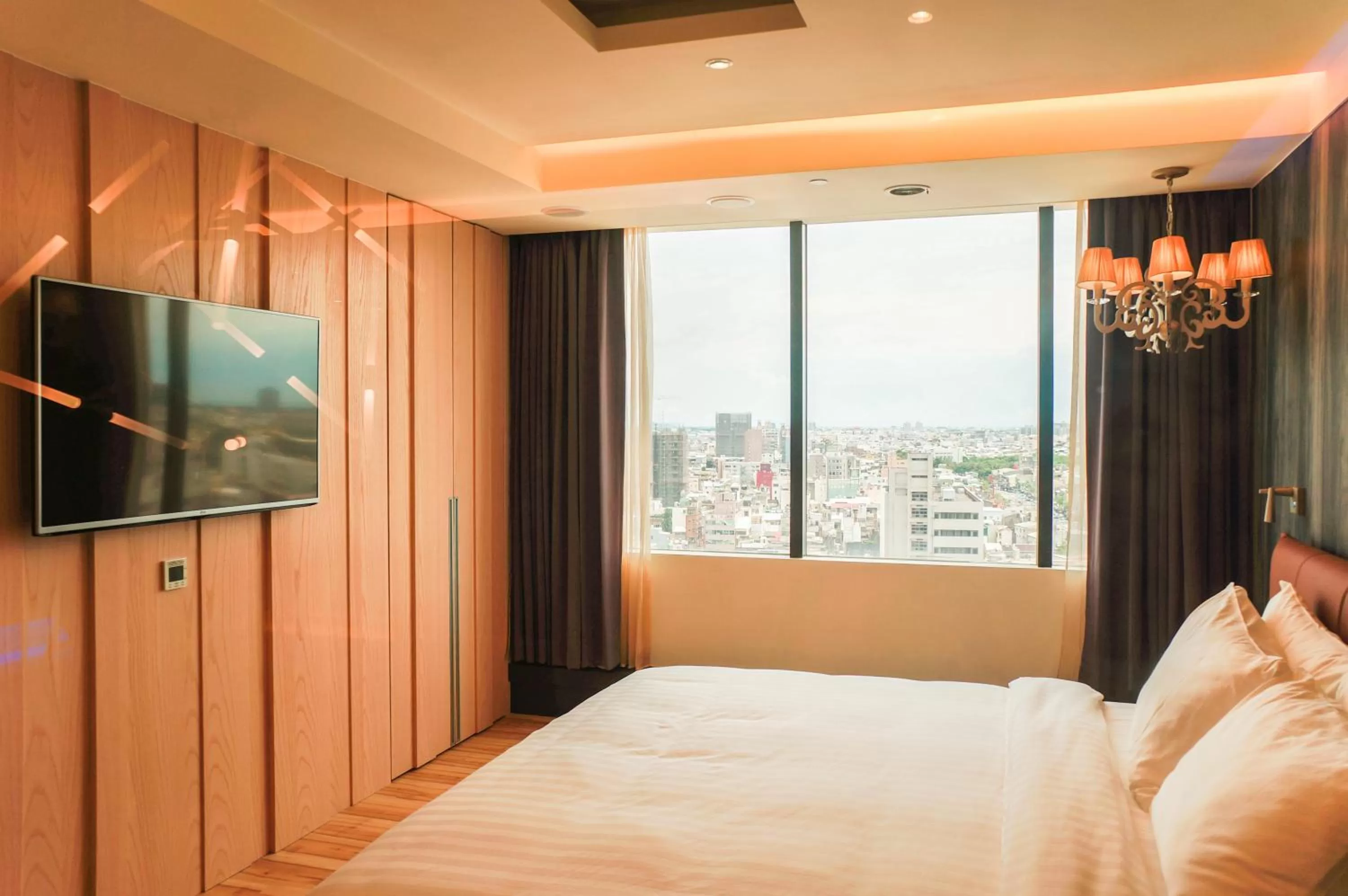 Bedroom, Bed in FX Hotel Tainan