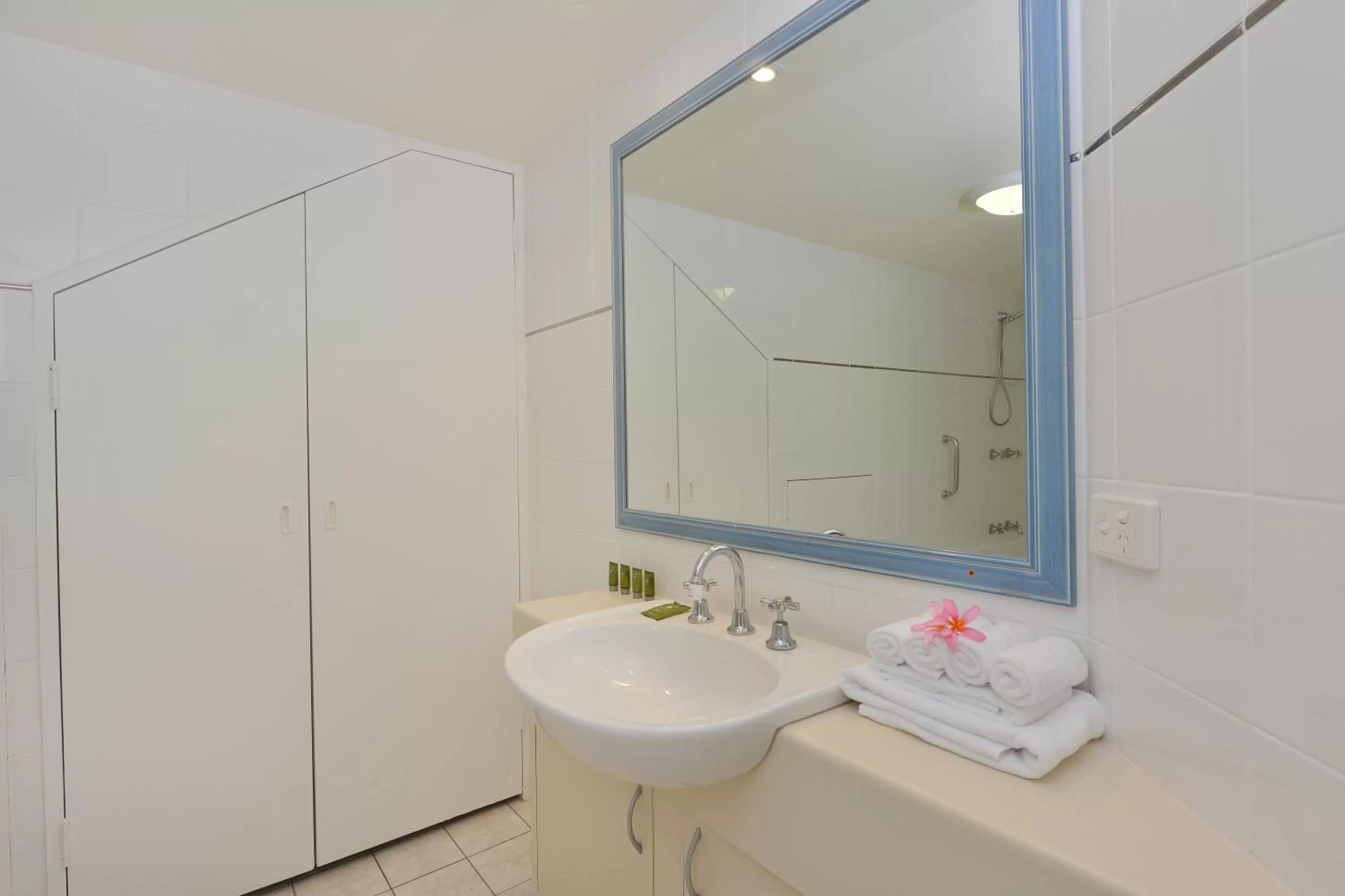 Bathroom in Driftwood Mantaray - Official Onsite Reception and Check In