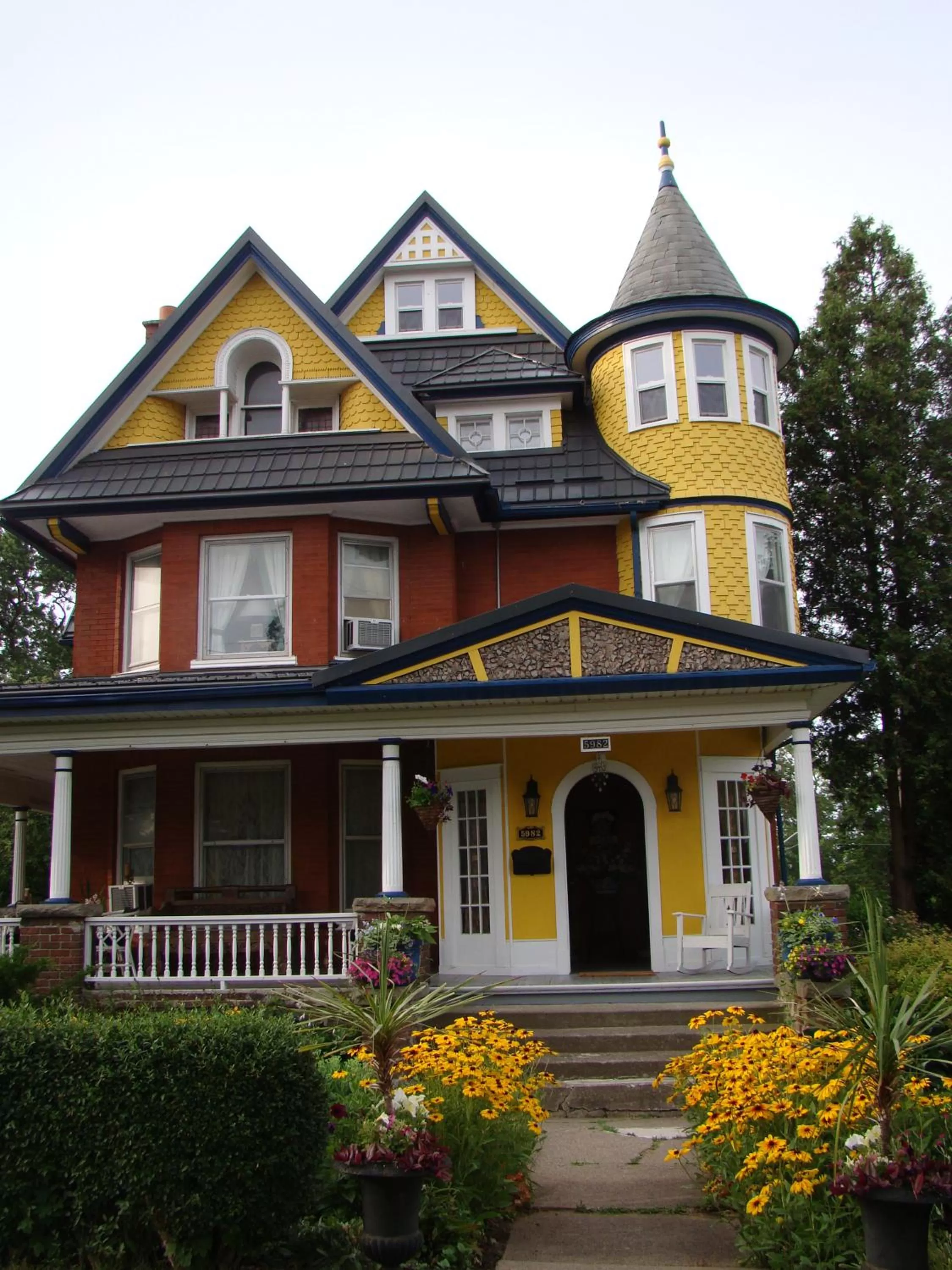 Facade/entrance in A Moment in Time Bed and Breakfast
