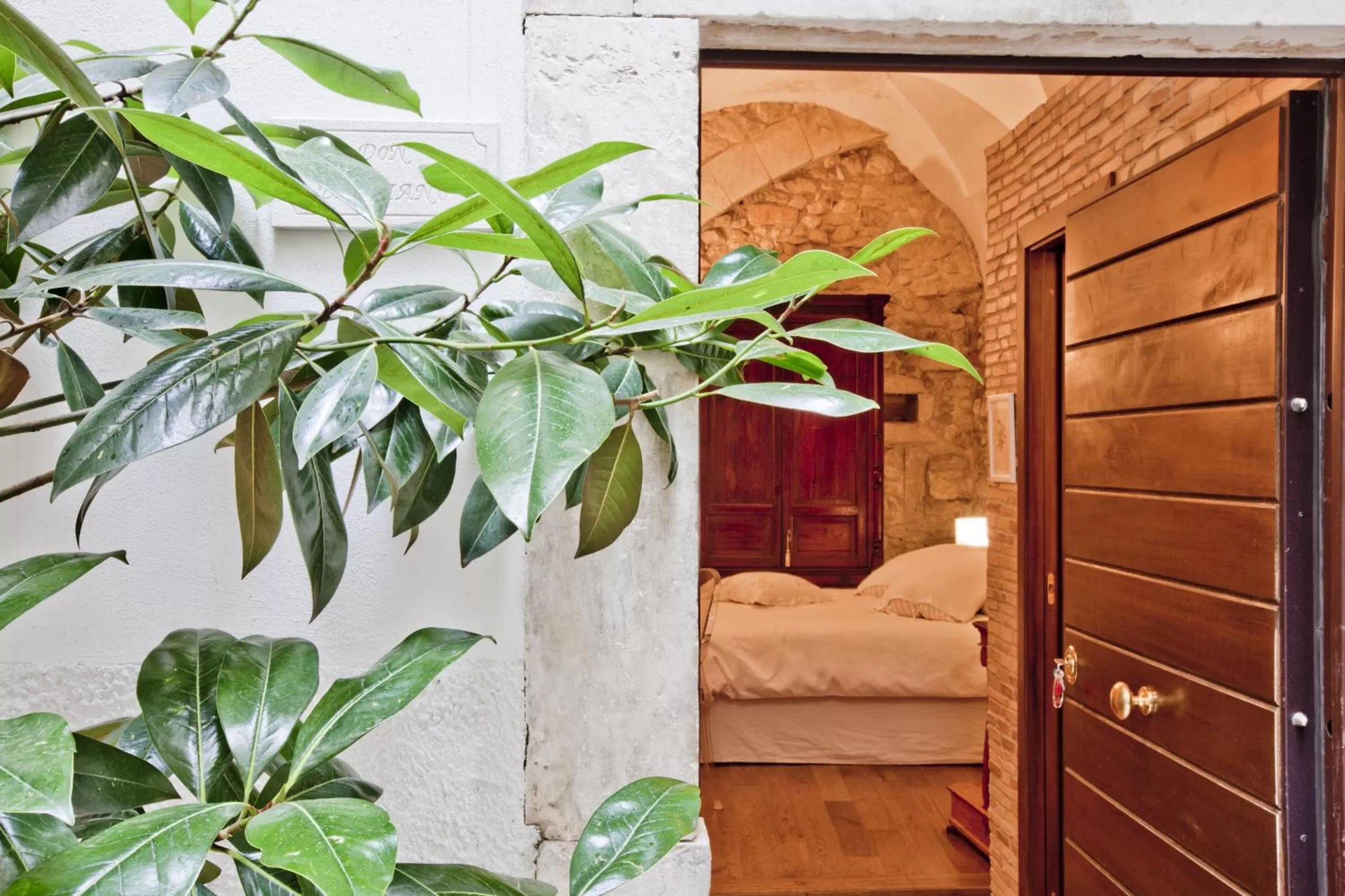 Decorative detail, Bed in B&B Il Marchese Del Grillo