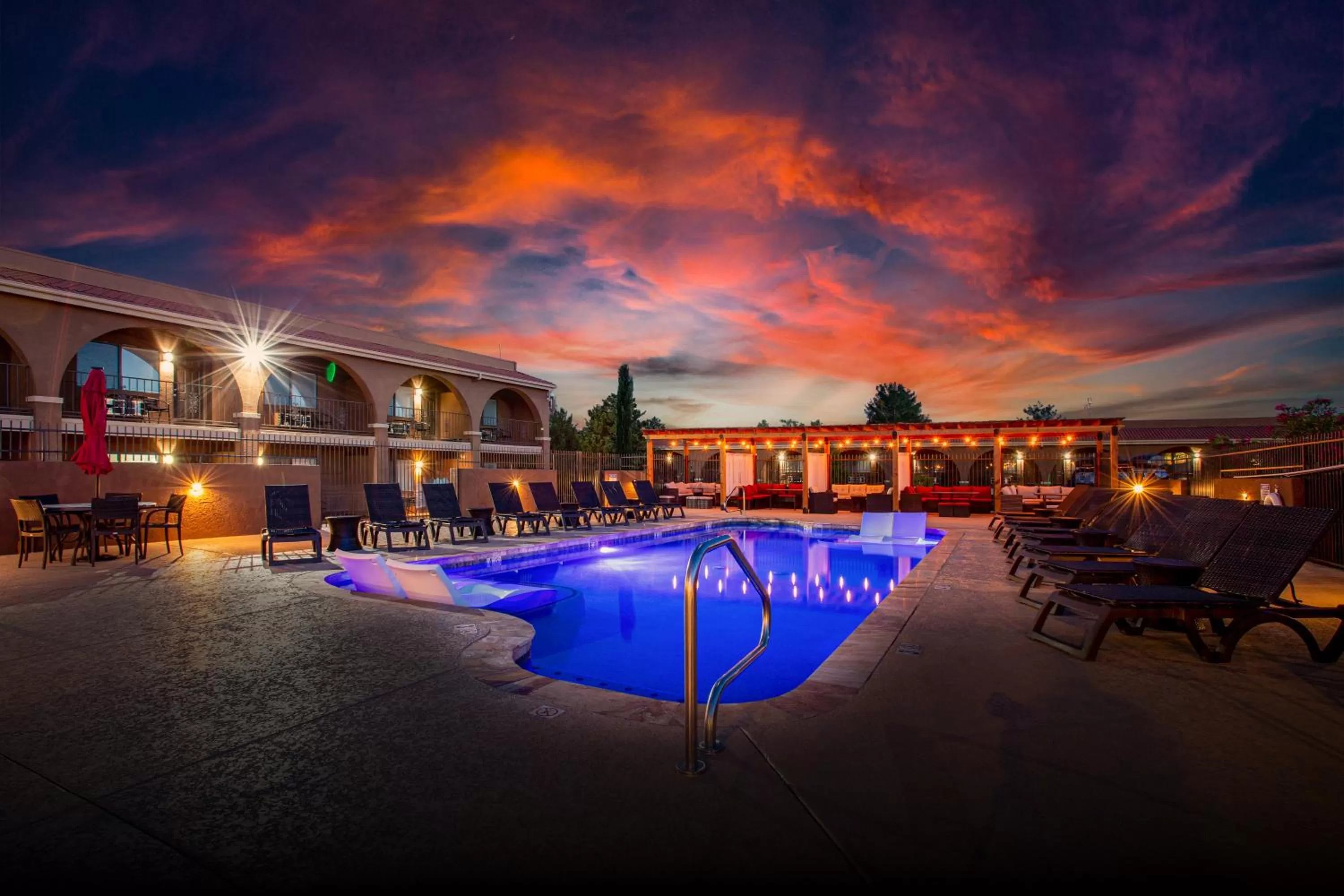 Swimming pool in GreenTree Inn Sedona