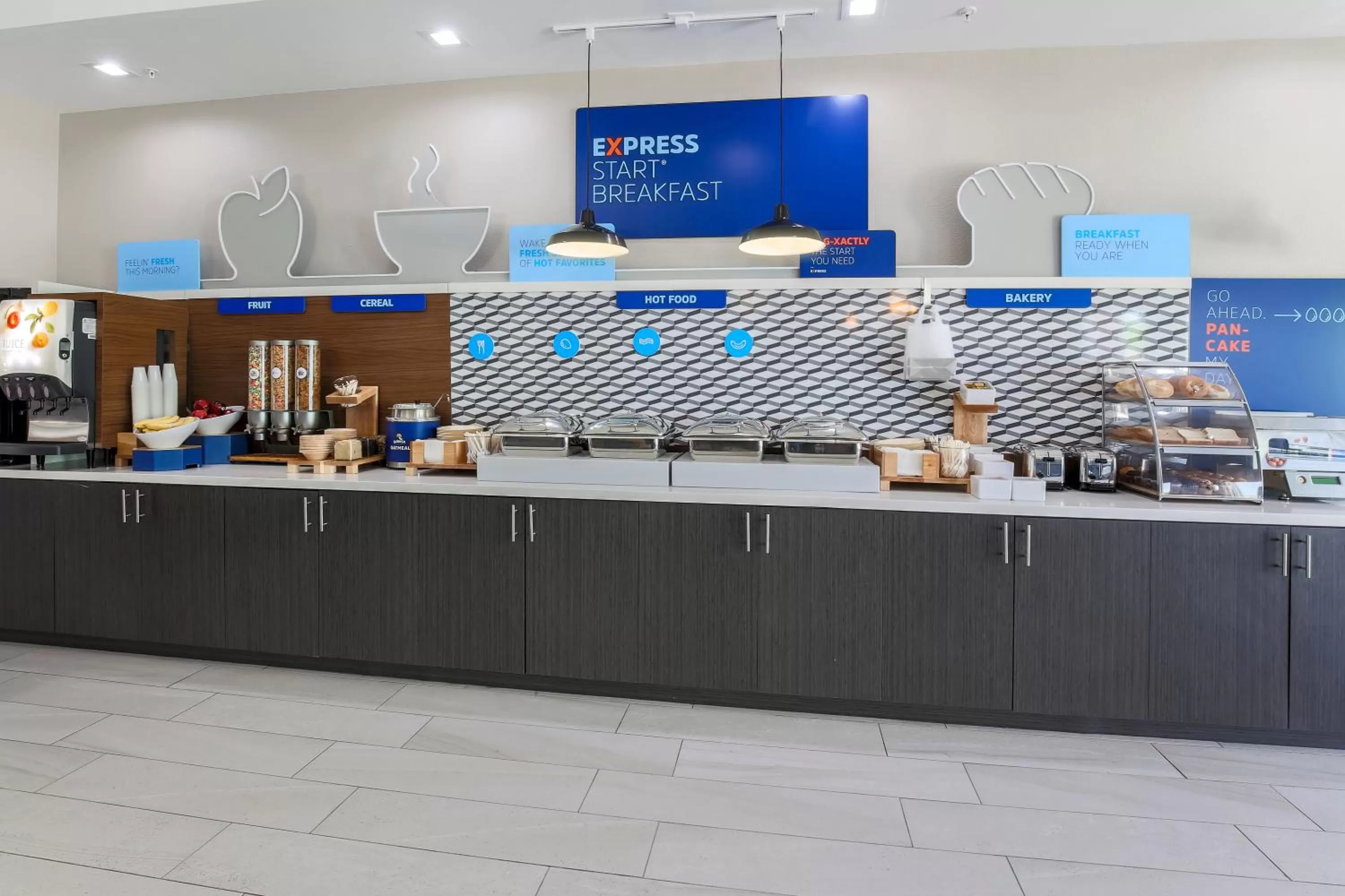 Breakfast in Holiday Inn Express & Suites Houston - Hobby Airport Area by IHG