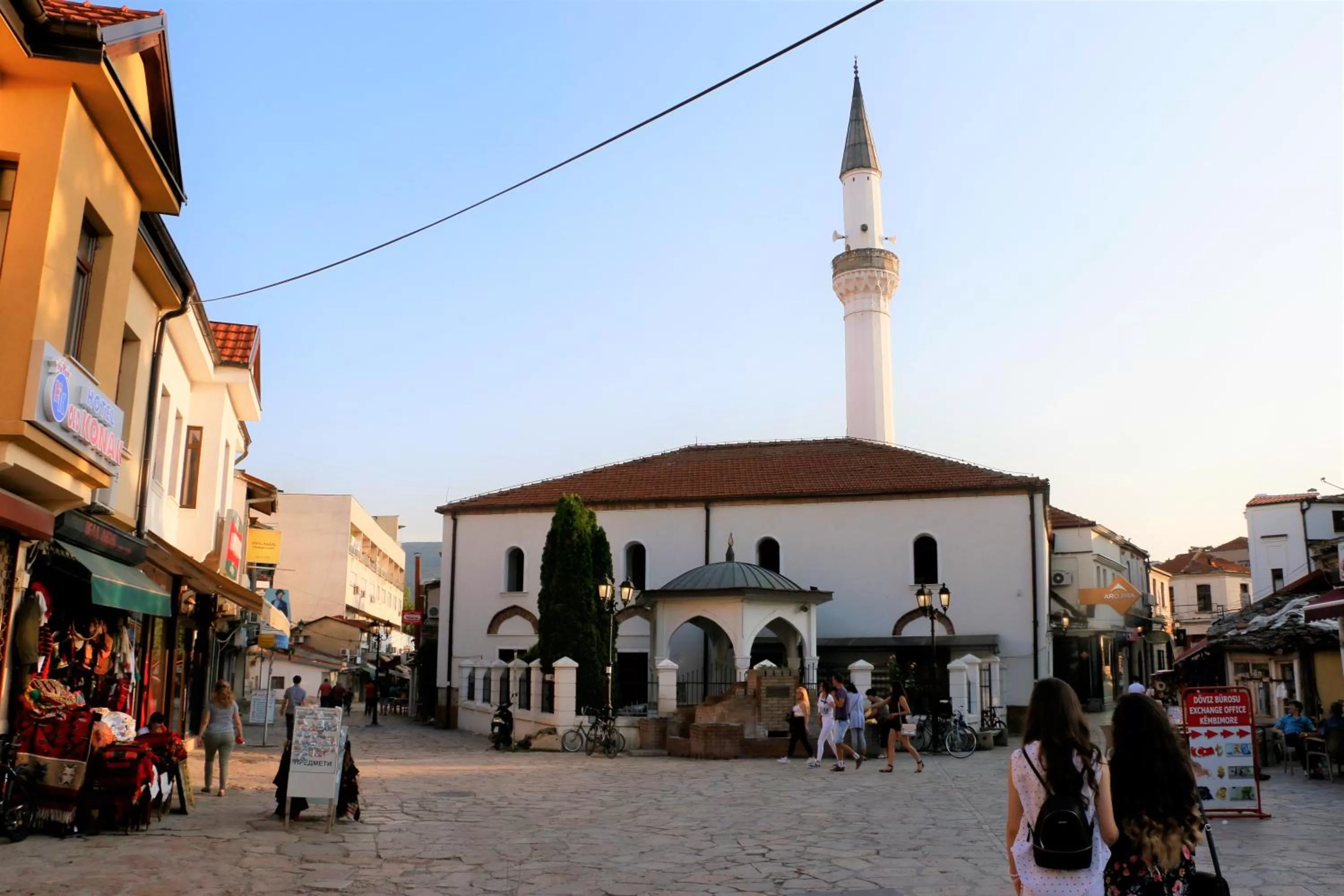 Neighbourhood, Neighborhood in Hotel Old Konak
