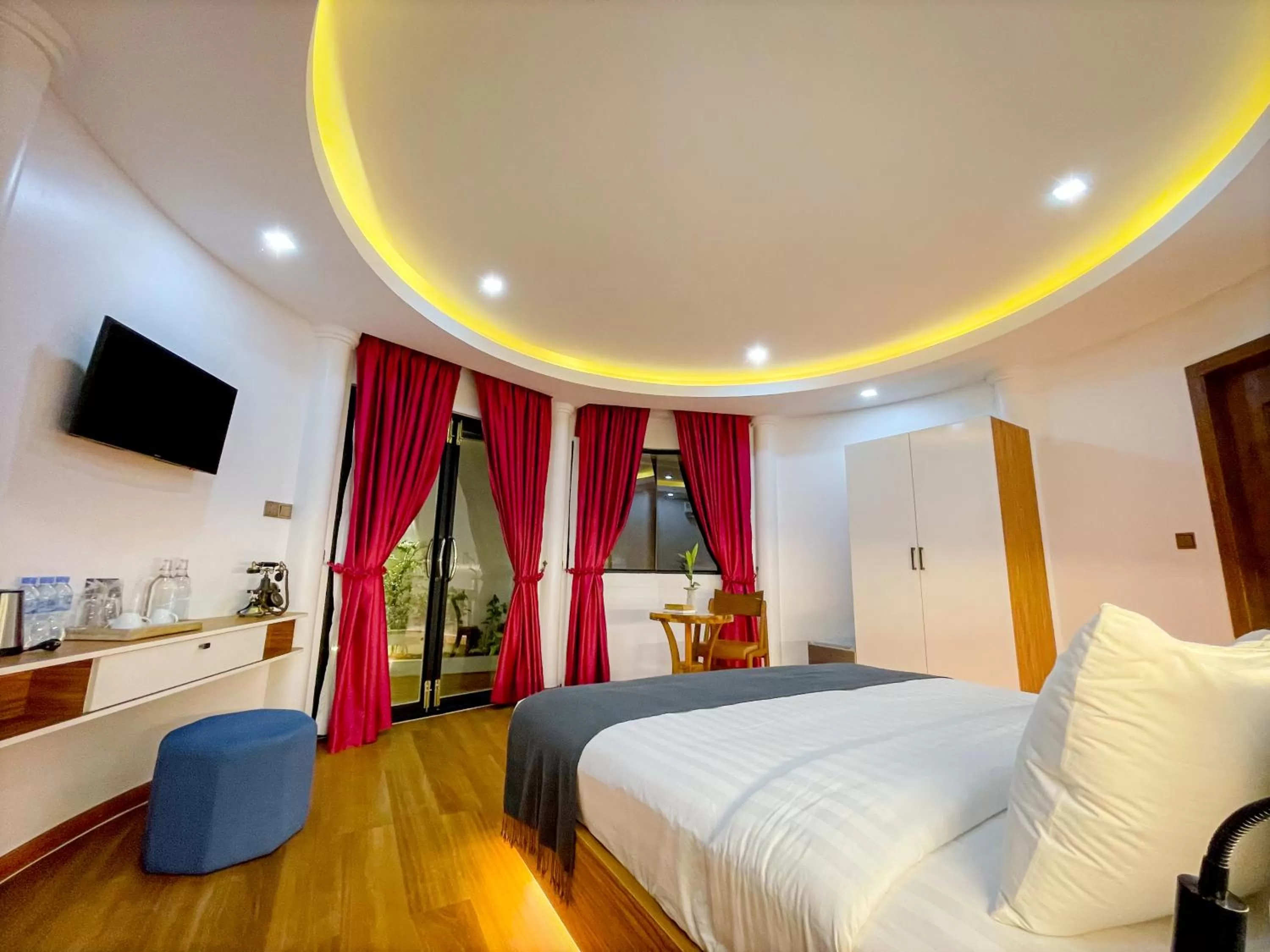 Guests in Cambana La Riviere Boutique