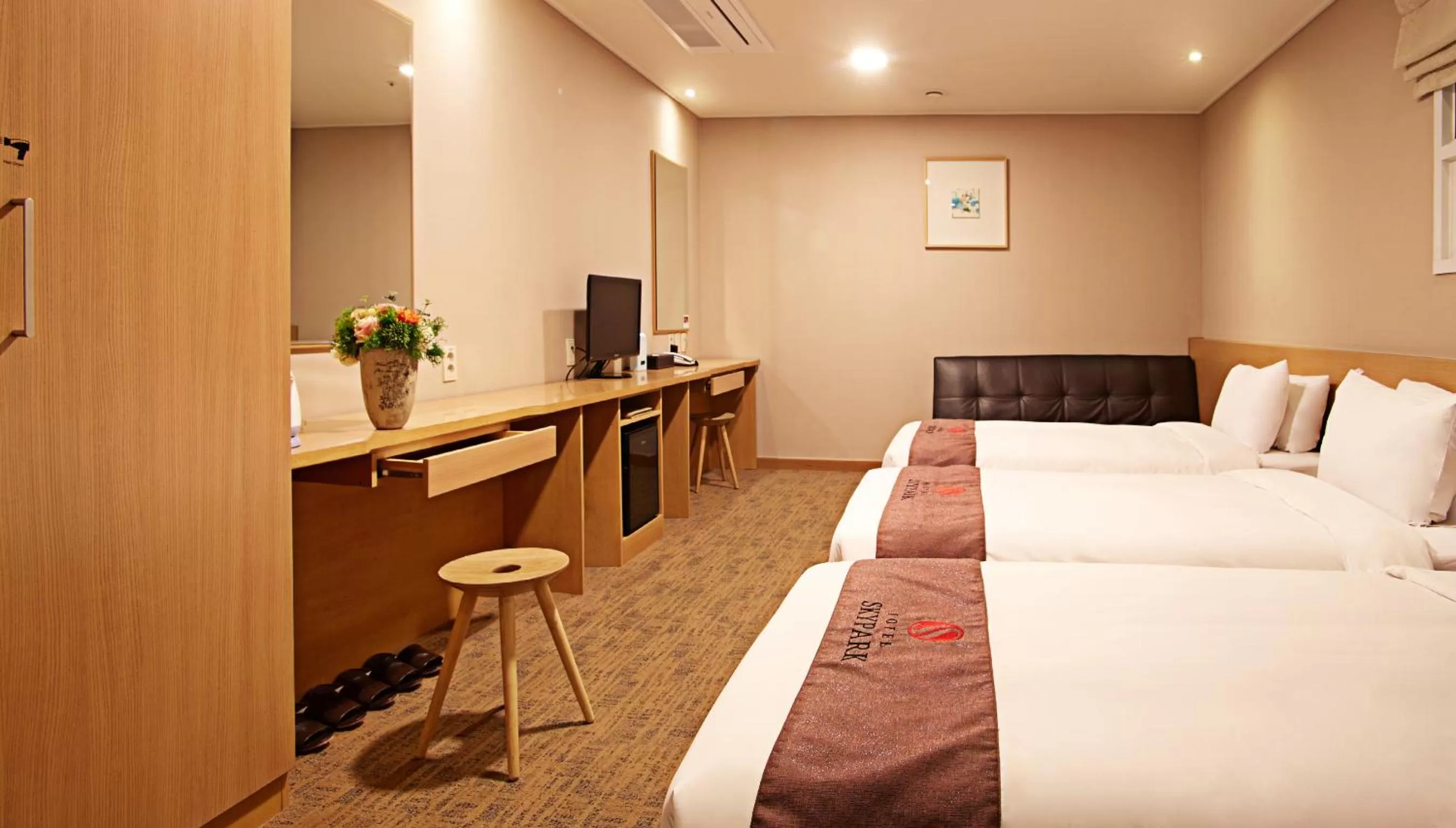 Bed in Hotel Skypark Myeongdong 3