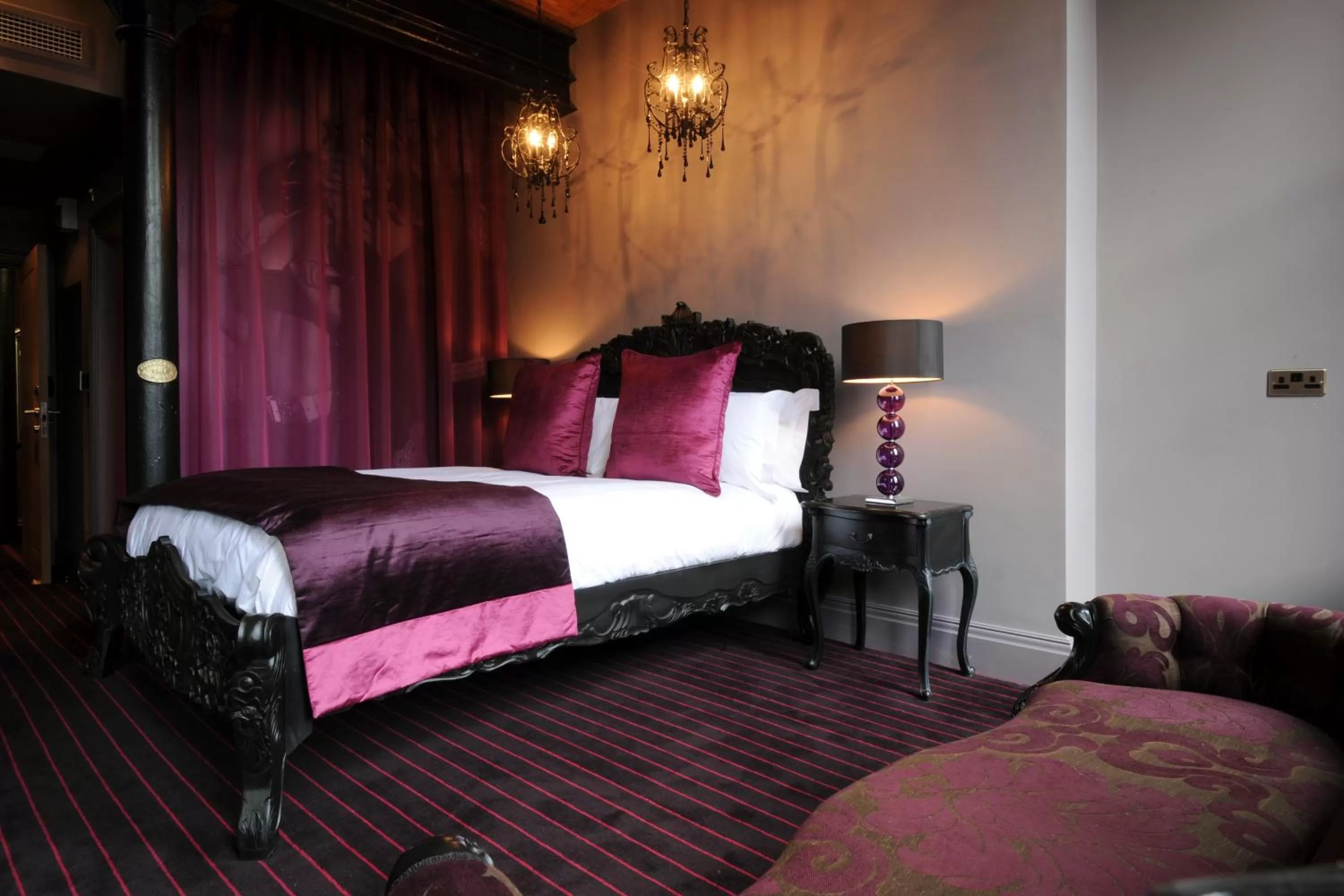 Bed in Velvet Hotel Manchester, WorldHotels Crafted