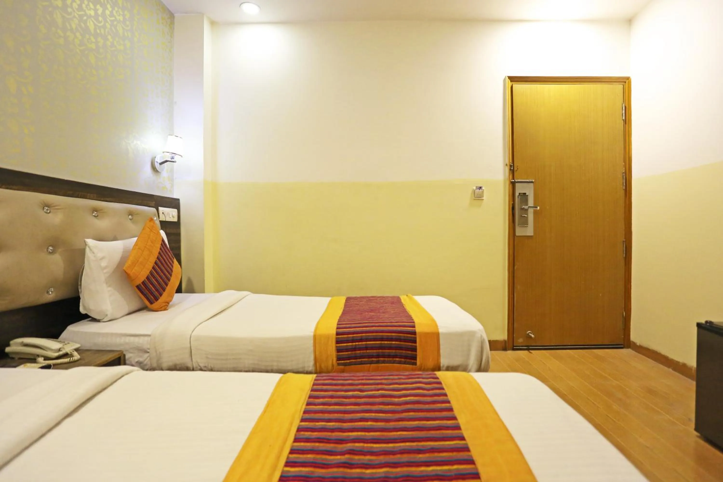 Bed in Hotel Aeroporto Nearest Landmark Aerocity delhi