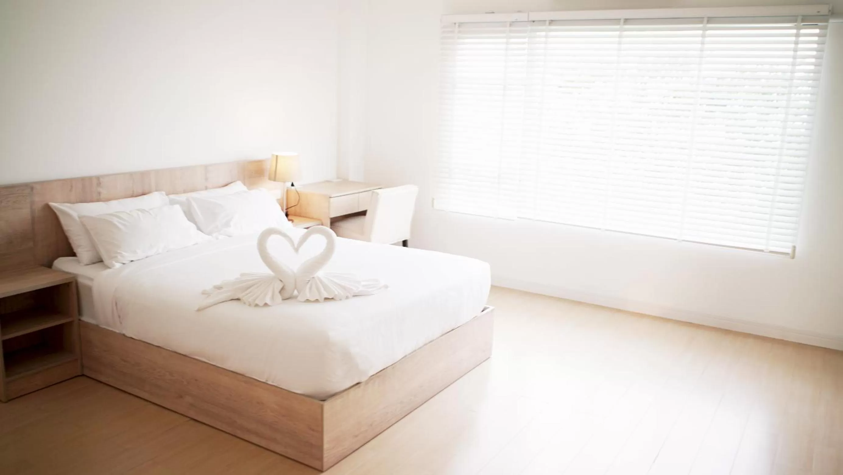 Bed in The White Garden Premier Saraburi