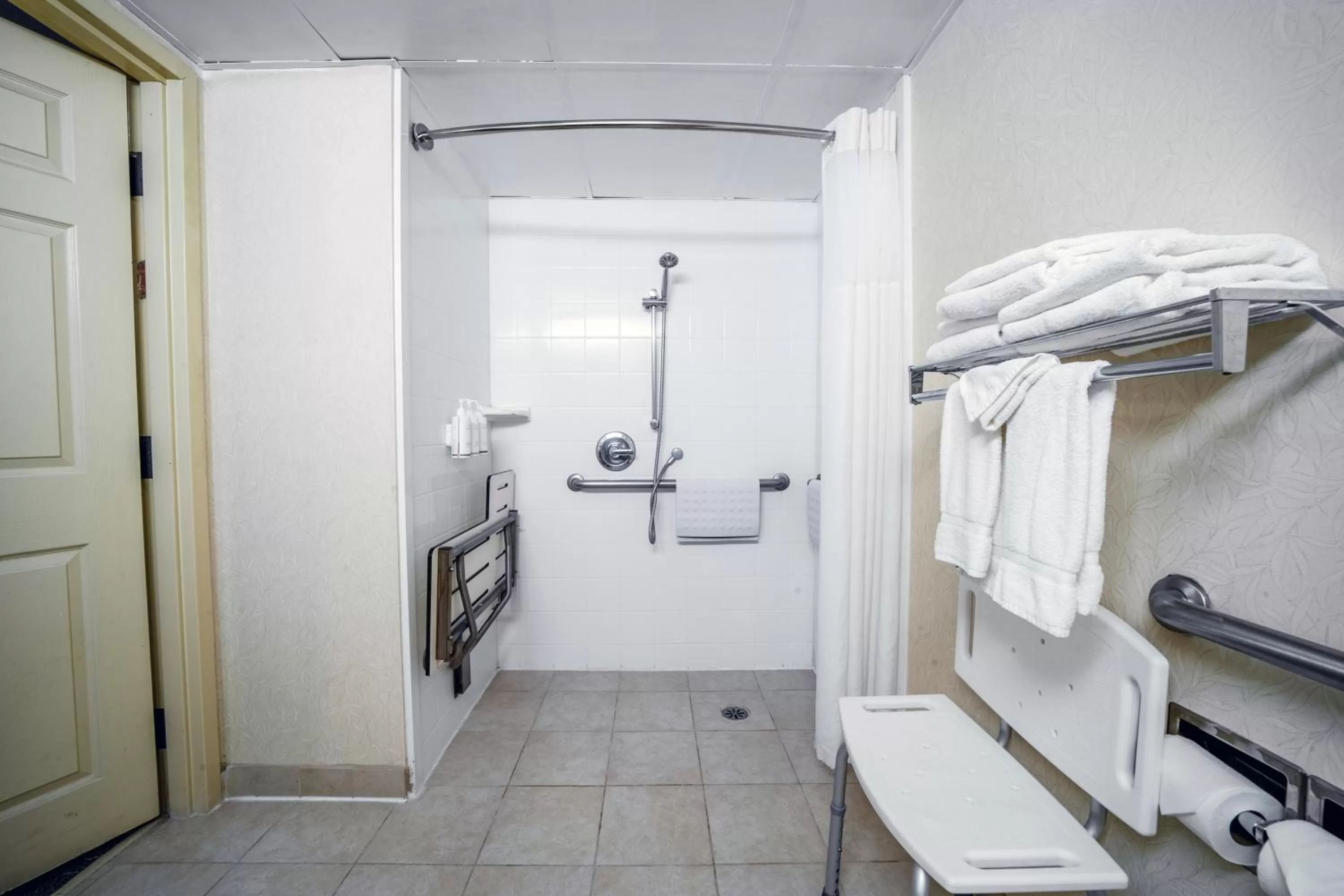 Bathroom in Country Inn & Suites by Radisson, Ontario at Ontario Mills, CA