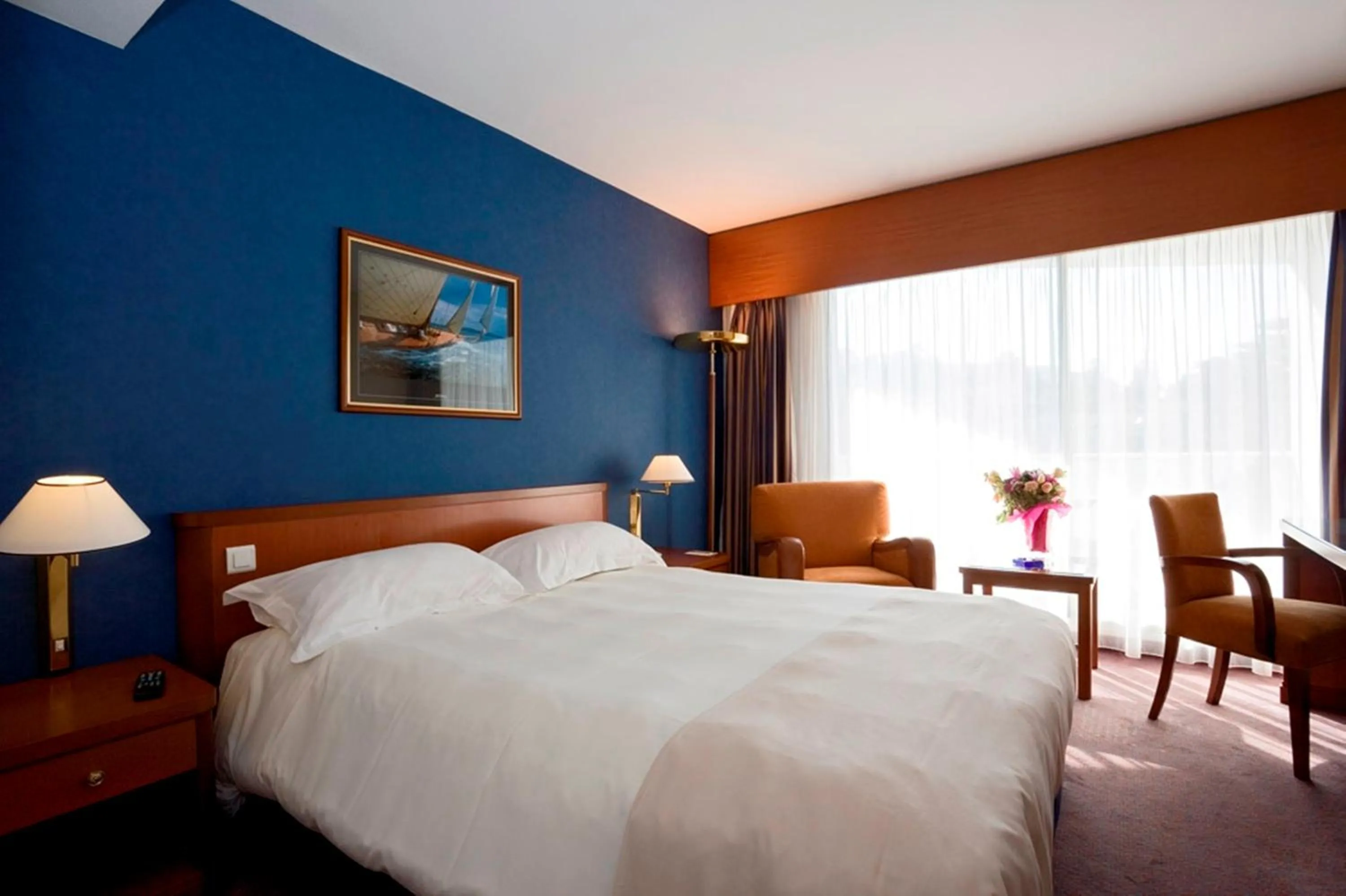 Photo of the whole room in Hotel Cannes Montfleury