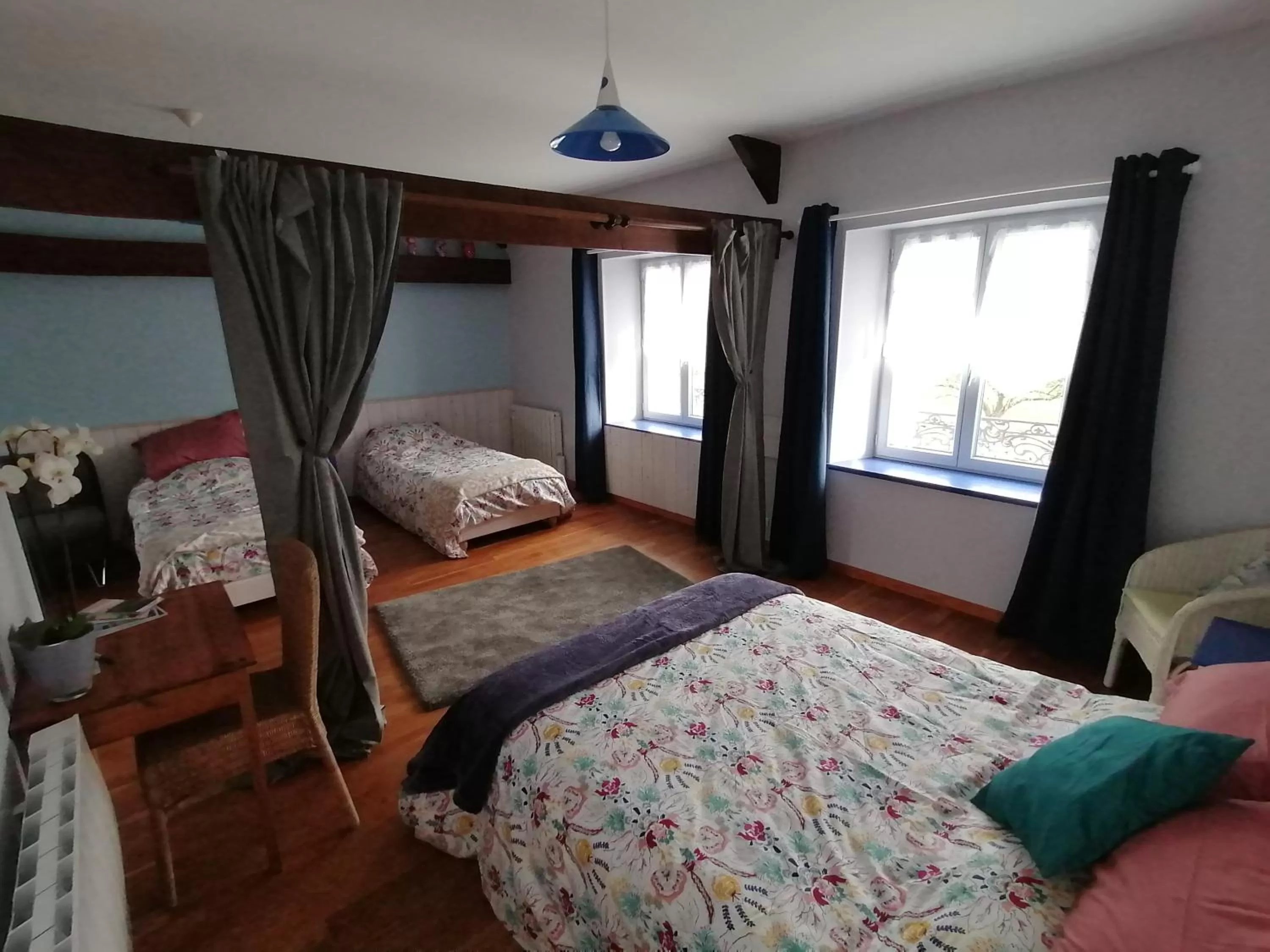 Bedroom, Bed in La Parisiere