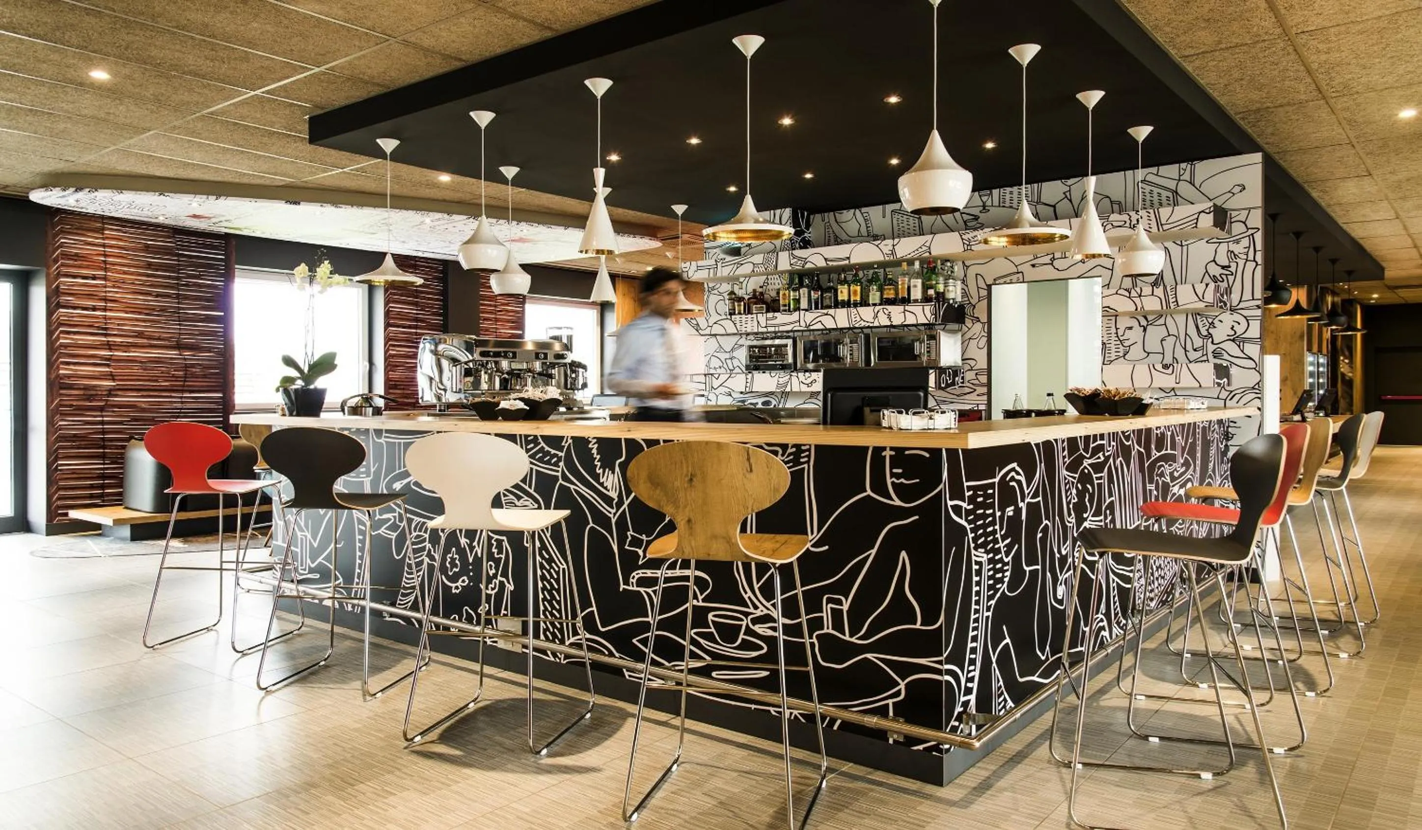 Lounge or bar in Ibis Milano Fiera