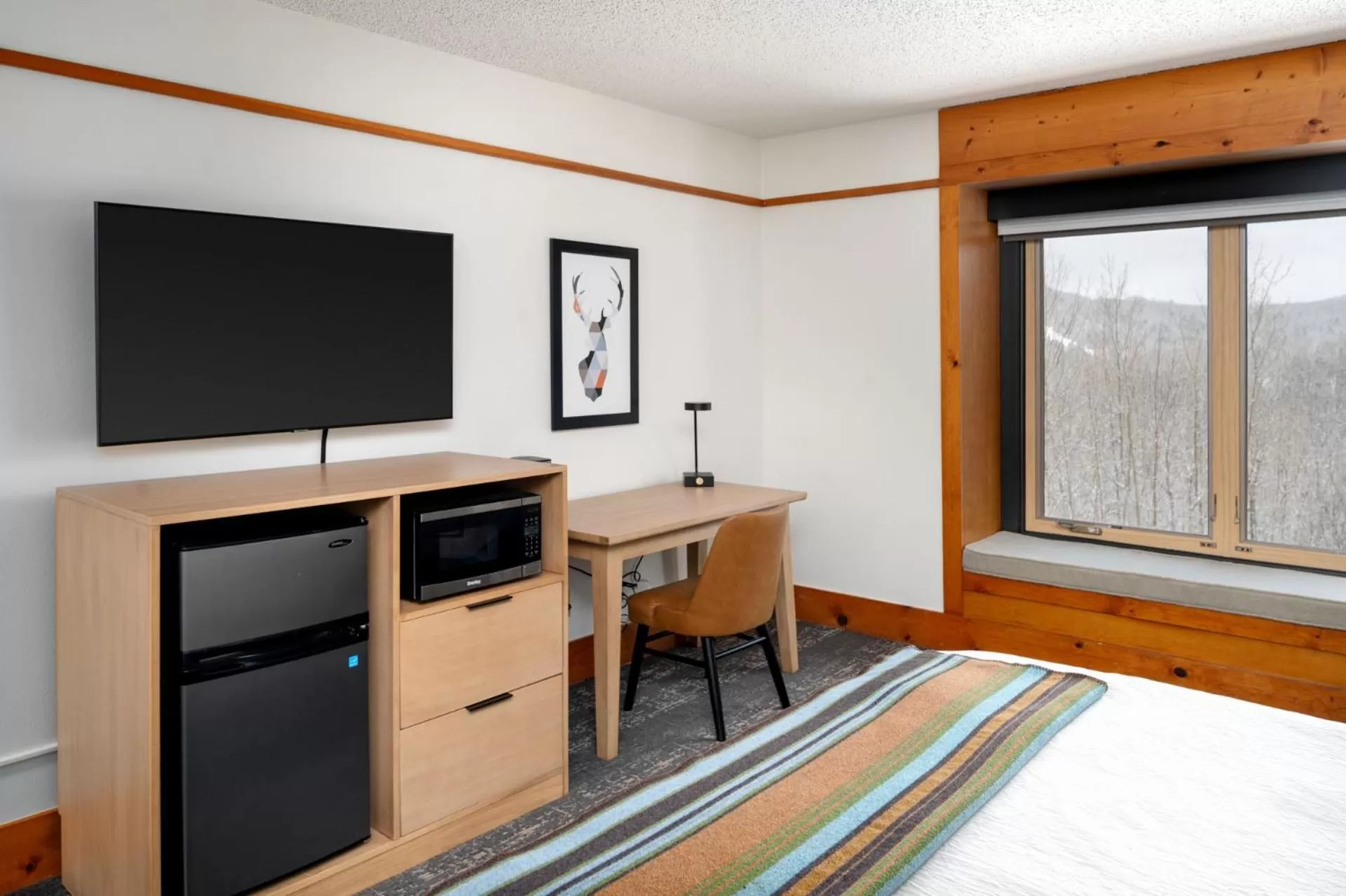 hair dresser, TV/Entertainment Center in Caribou Highlands Lodge