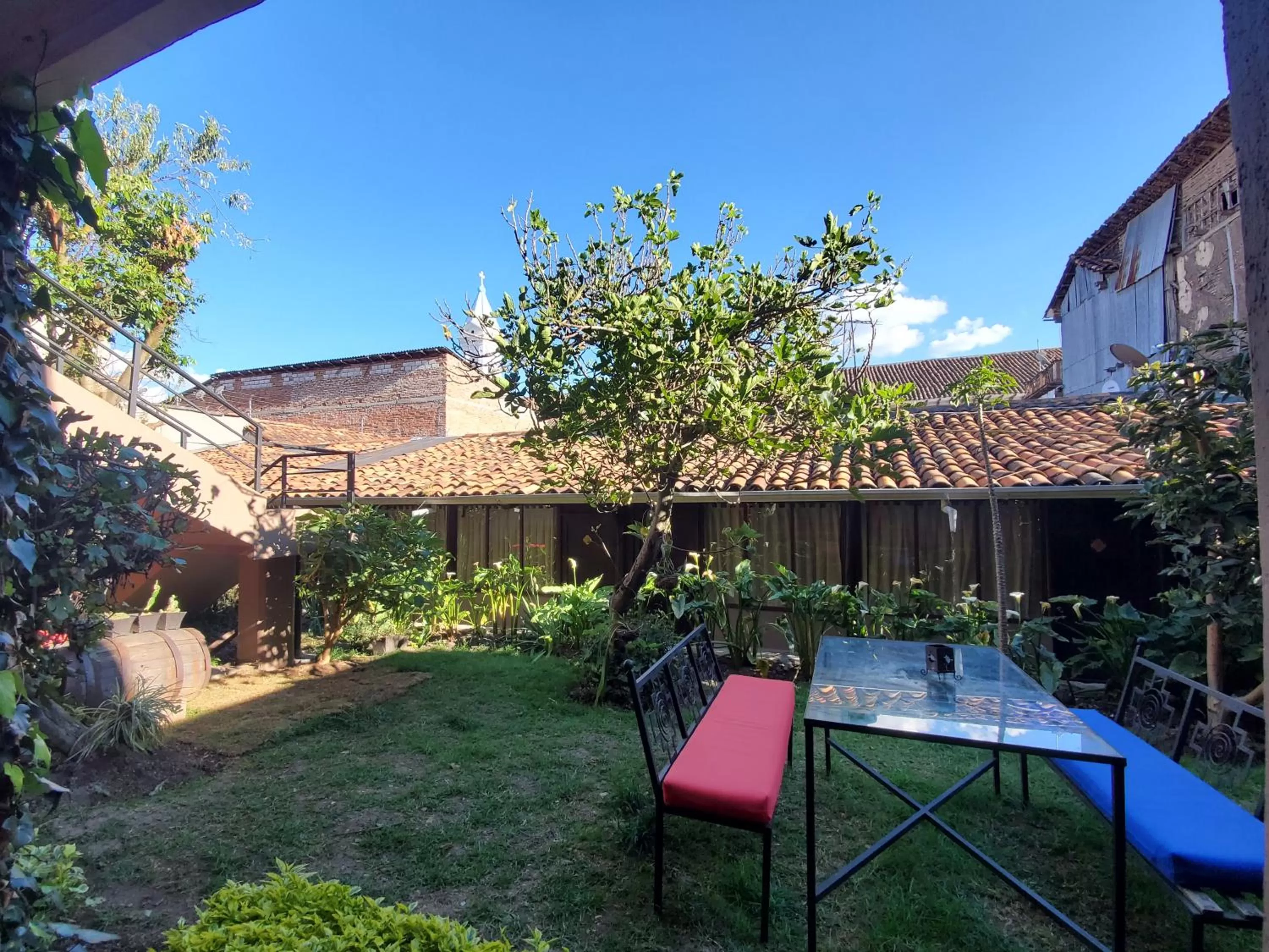 Property Building in Hotel Casa Merced