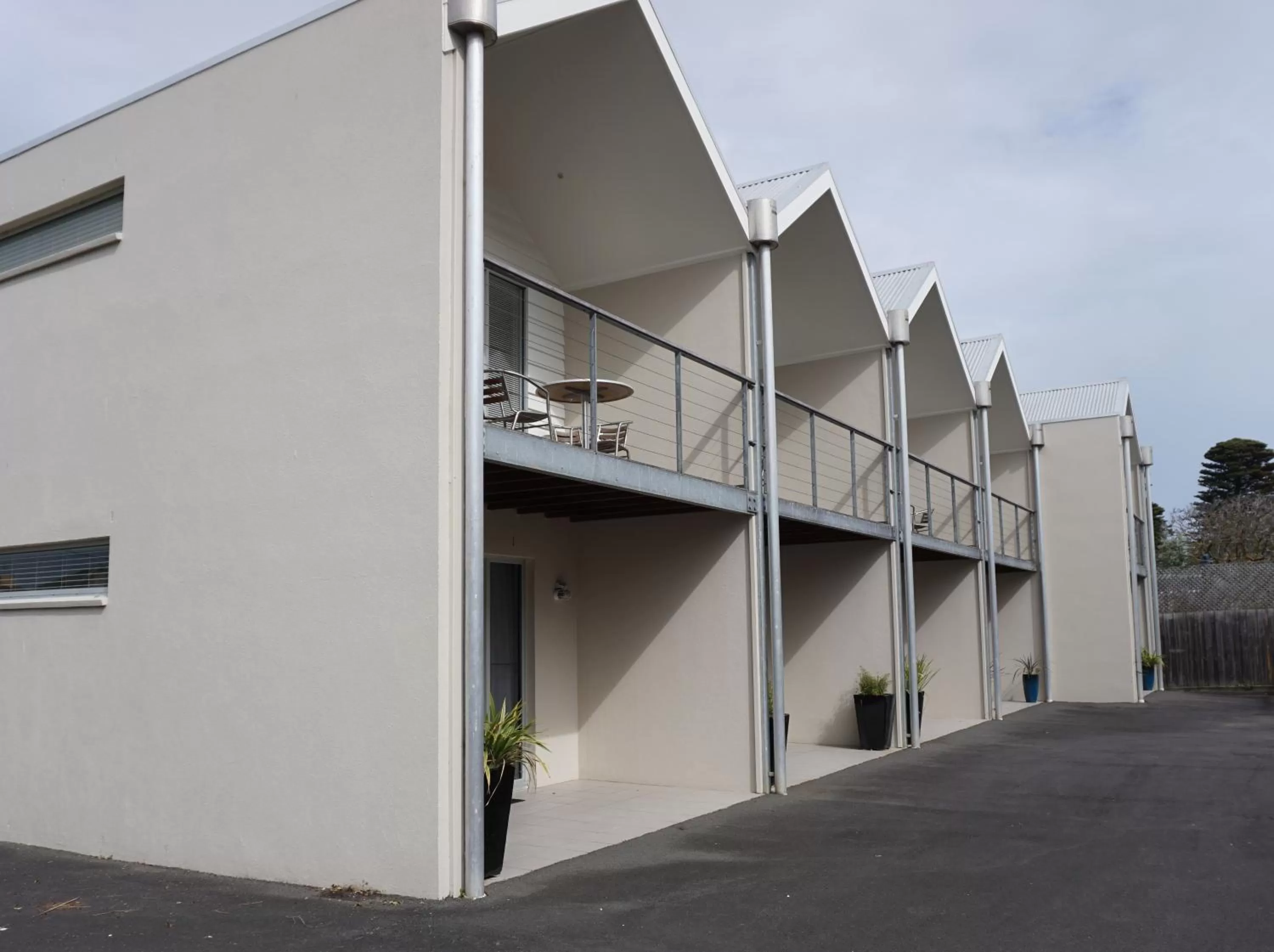 Ashmont Motel and Apartments