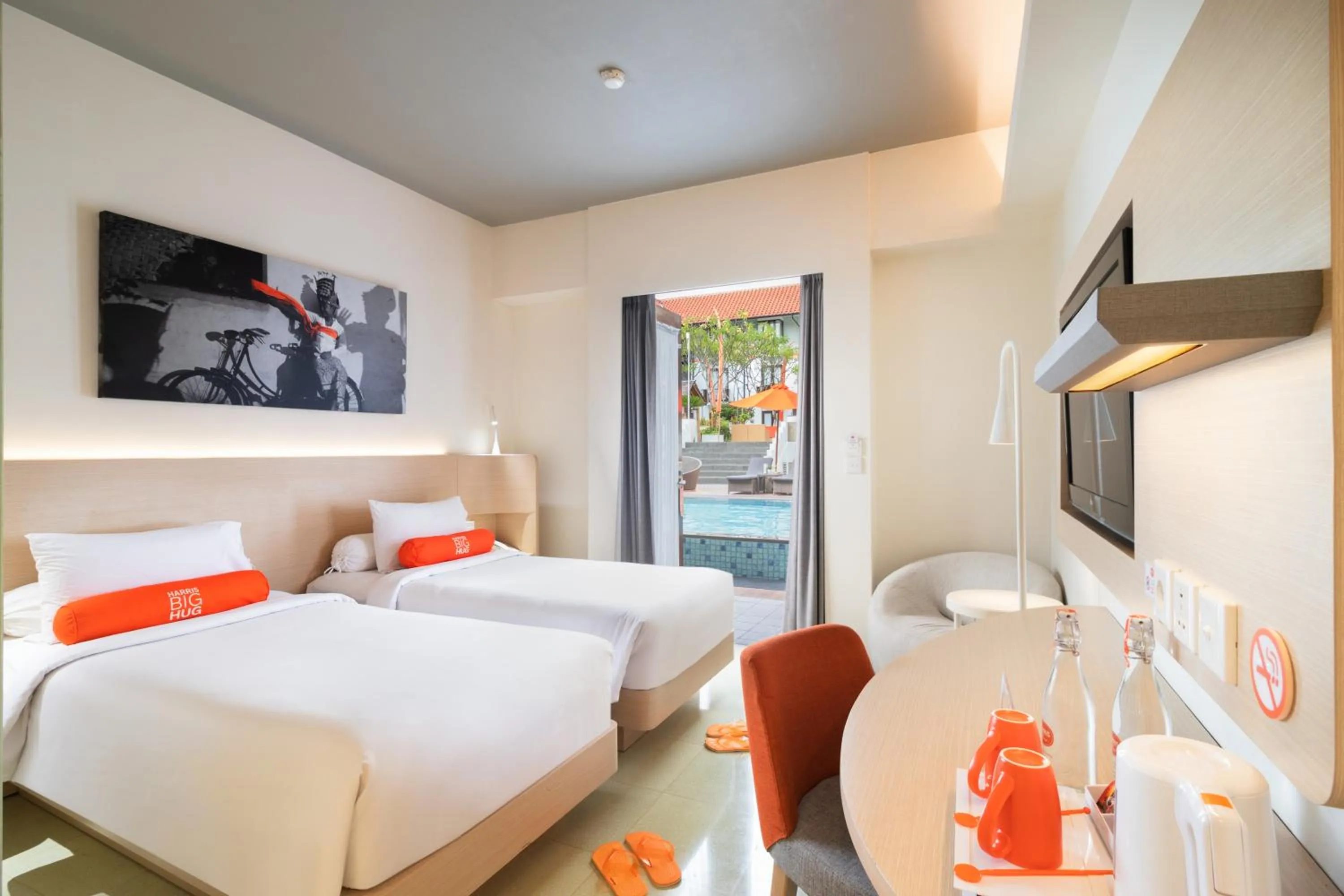 Bedroom, Bed in HARRIS Hotel Kuta Tuban Bali